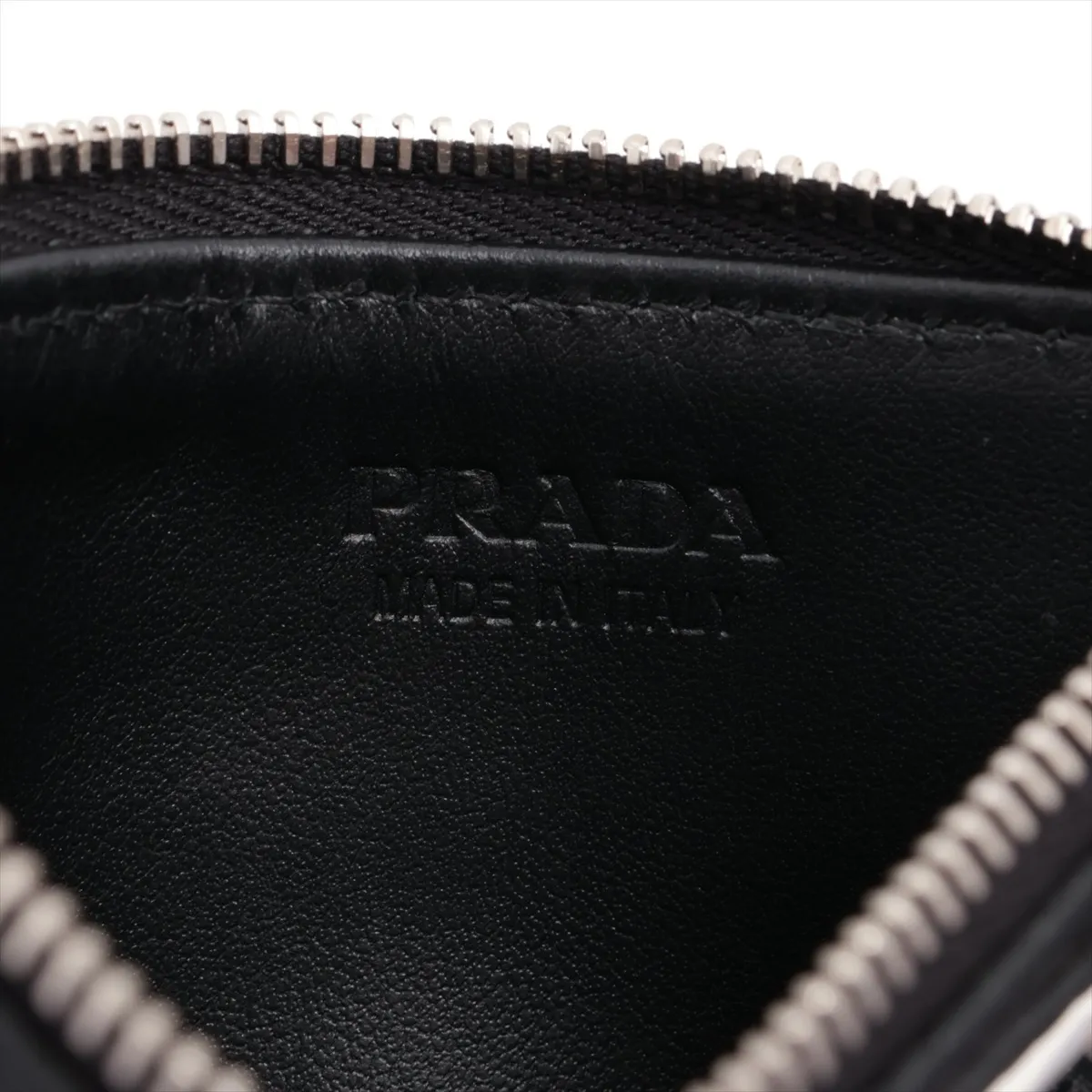 Triangle Logo 2MC086 Leather Fragment Case Black — view 4