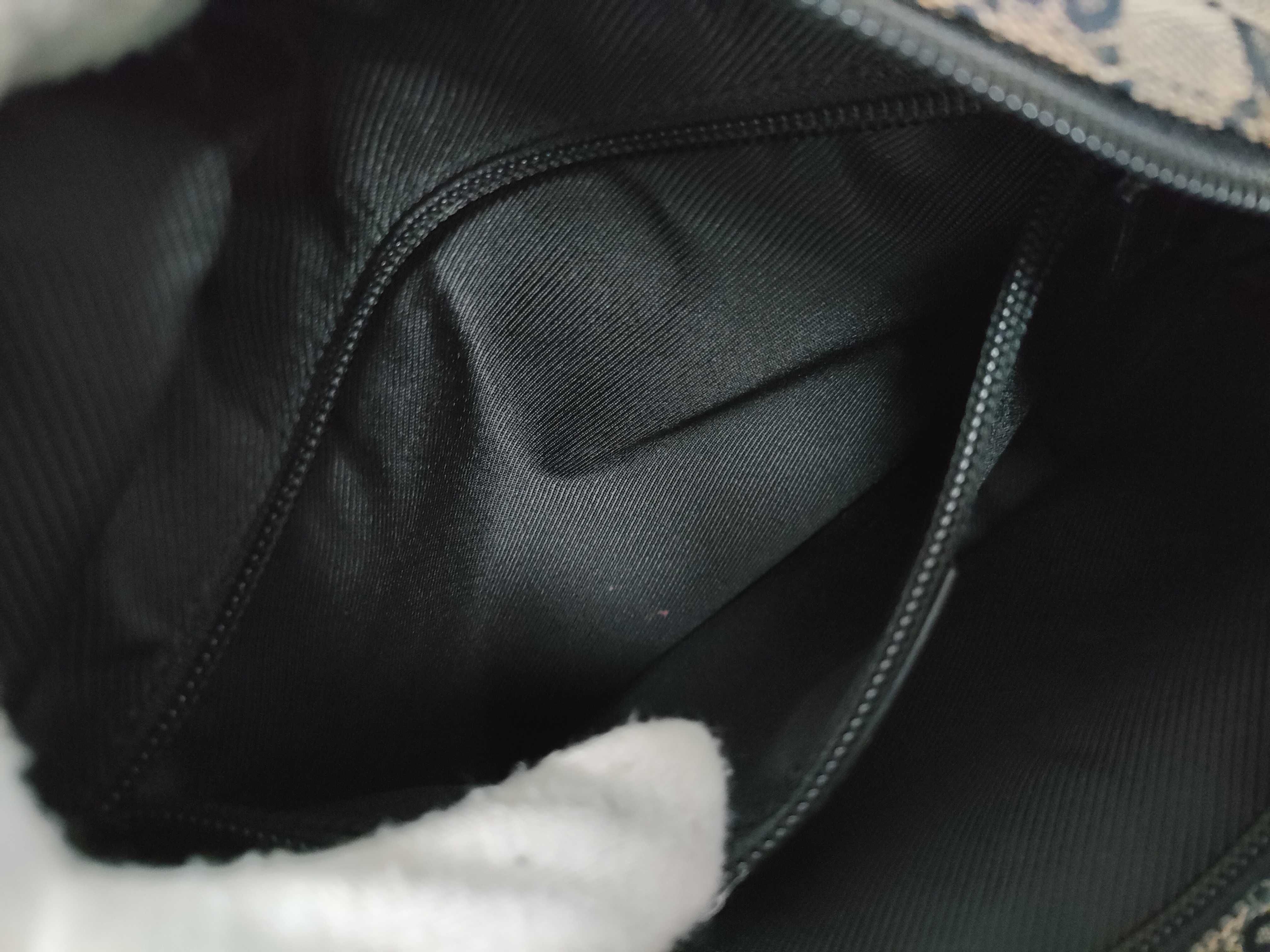 GG Canvas Tote Bag with Front Pocket — view 13