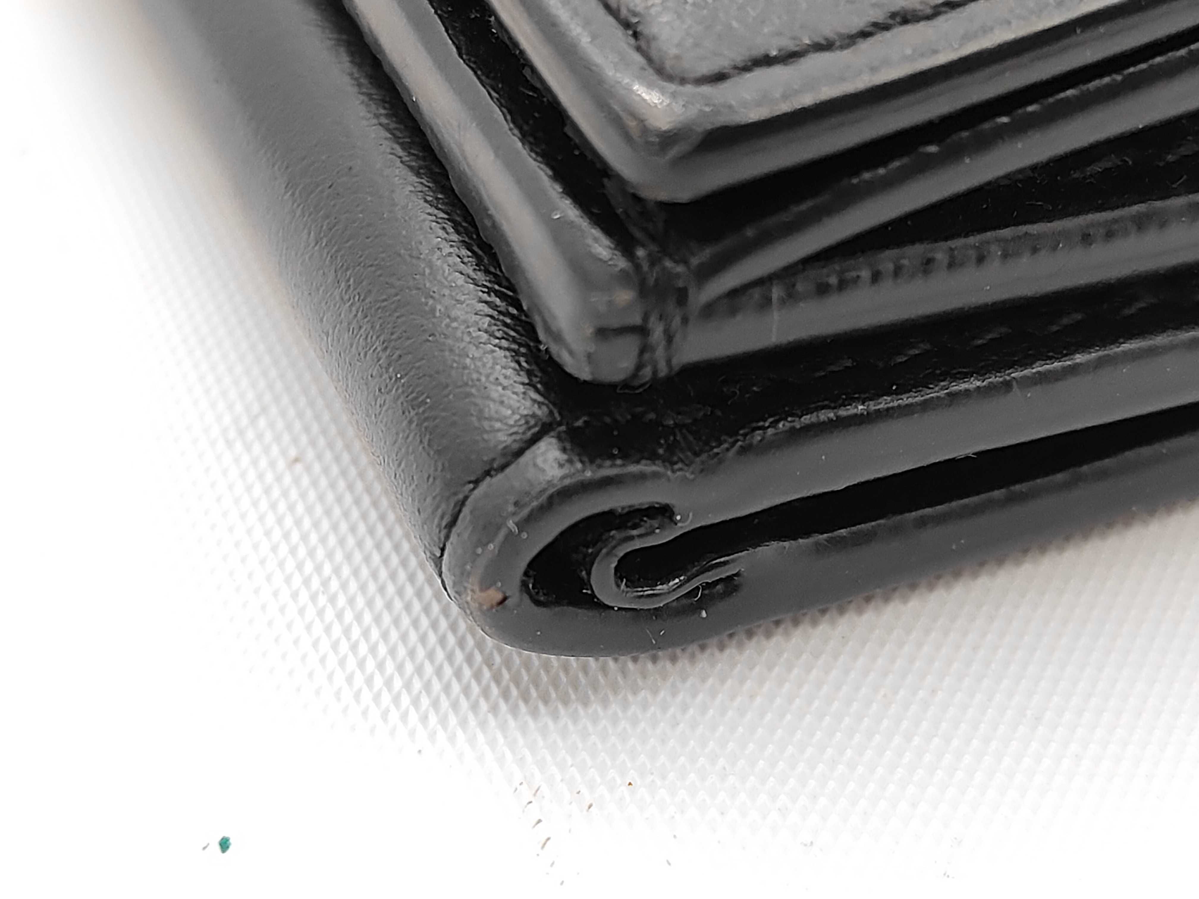 black wallet — view 3