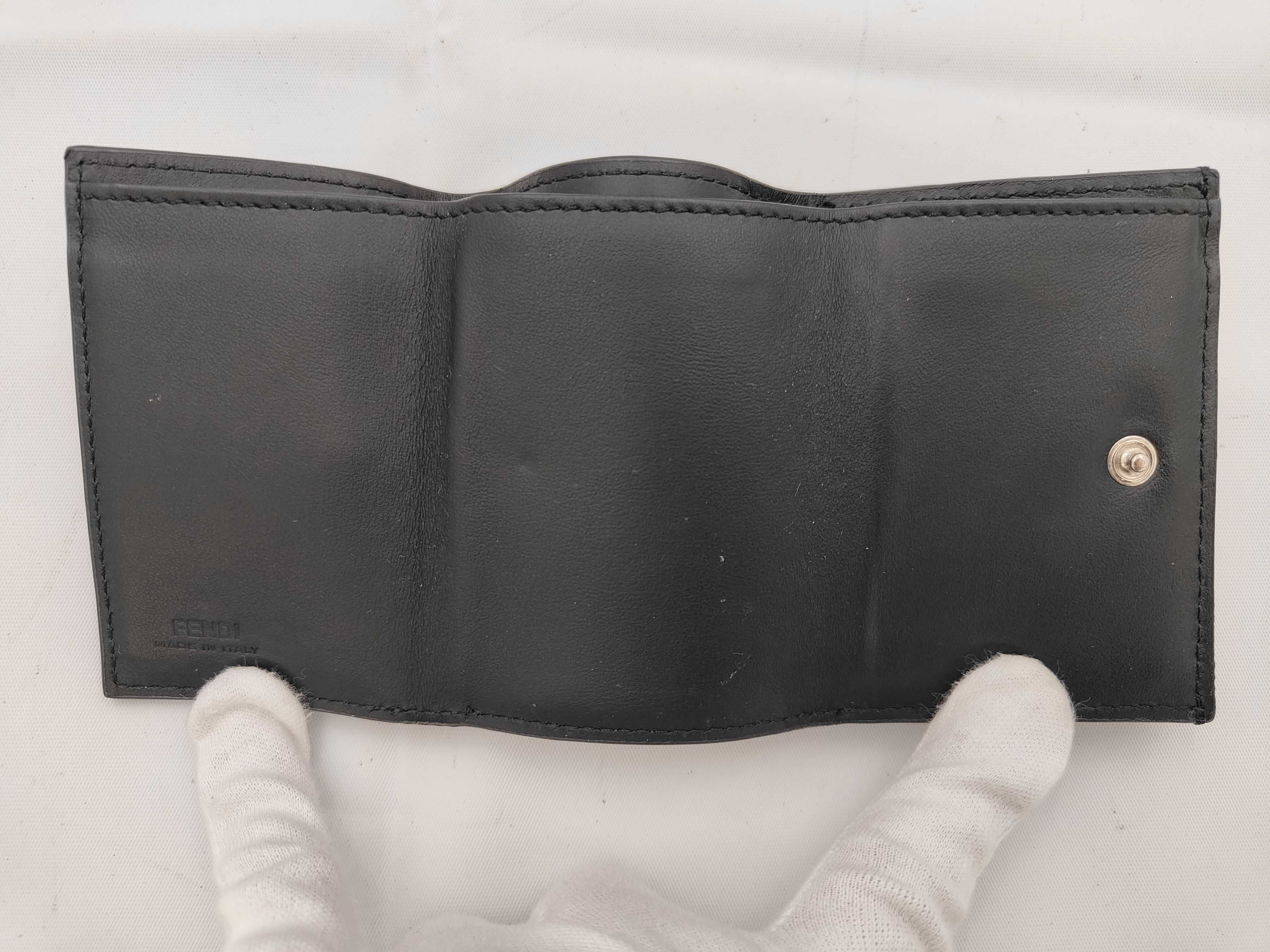 black wallet — view 4