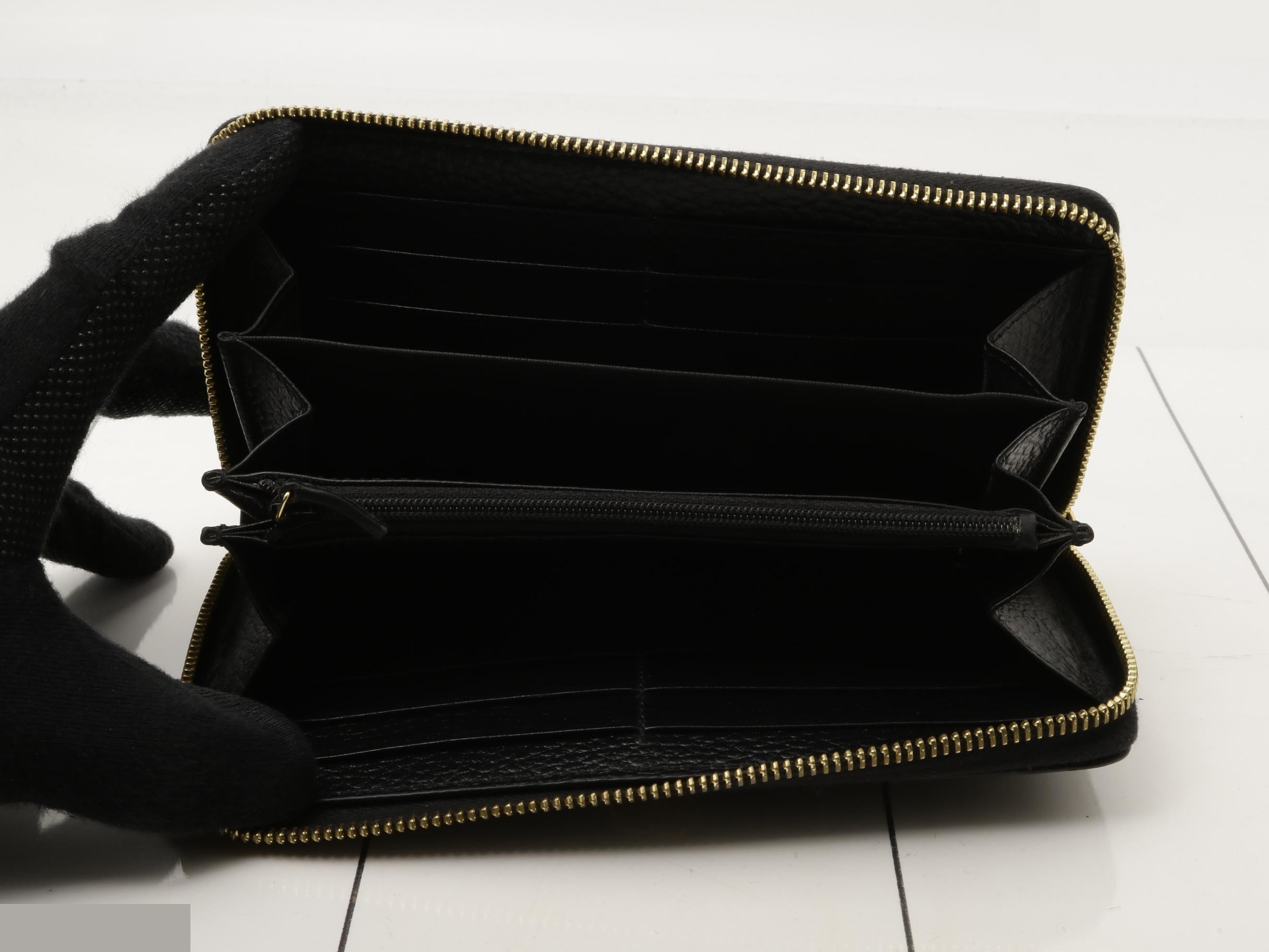 wallet — view 4