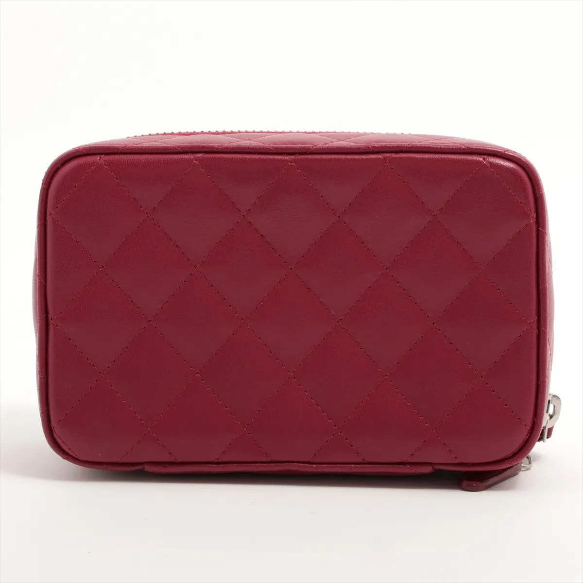 Matelasse caviar skin pouch red silver hardware 17903053 — view 2