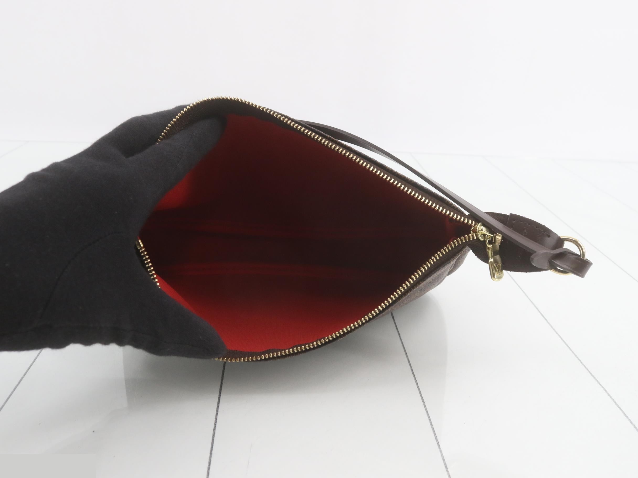Pochette Accessoires (old model) - with dust bag and box. — view 4