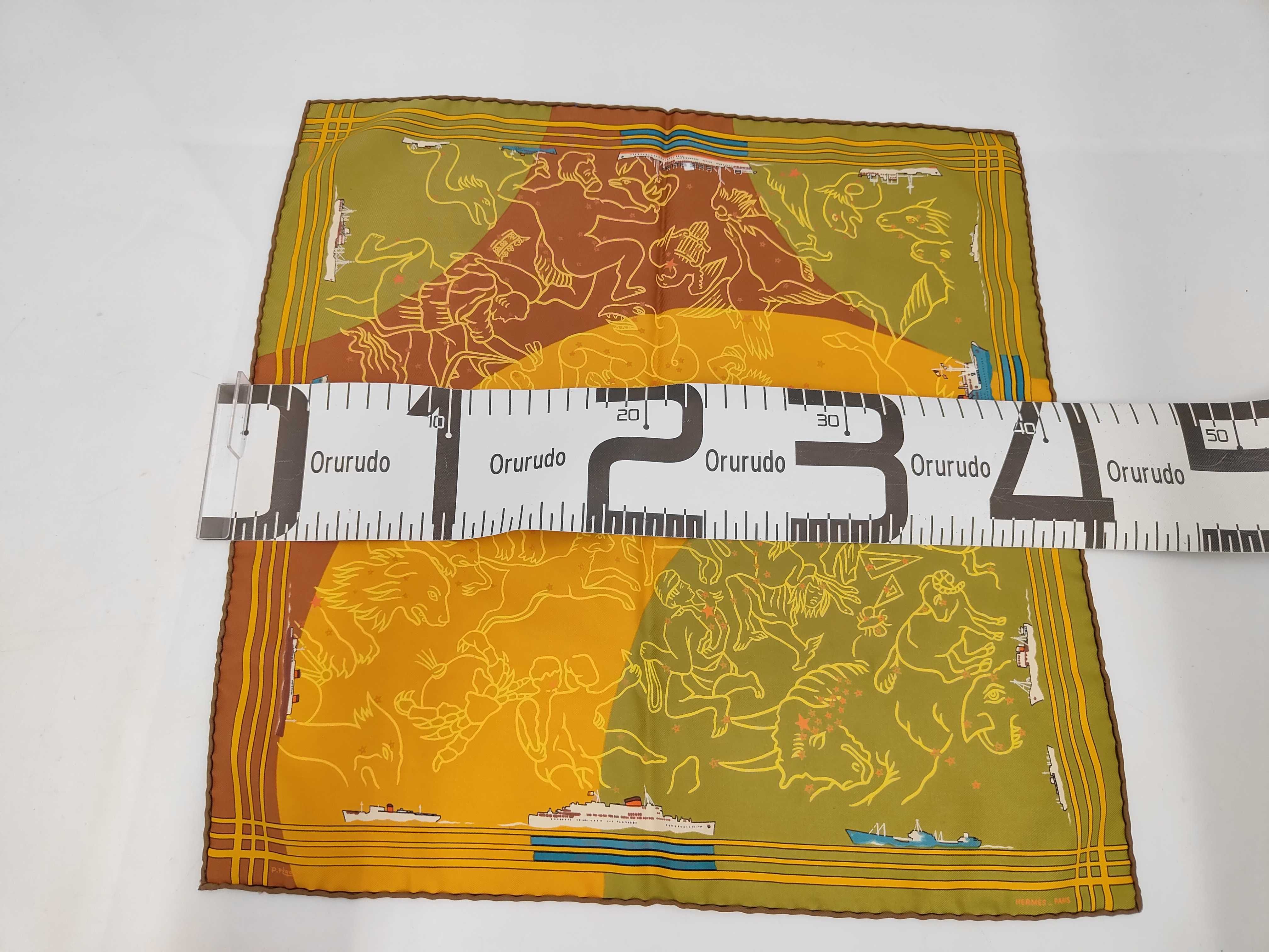 Carre 45 Zodiac Sign Motif (Twelve Zodiac Signs) by Pierre Perron, and other accessories. — view 2