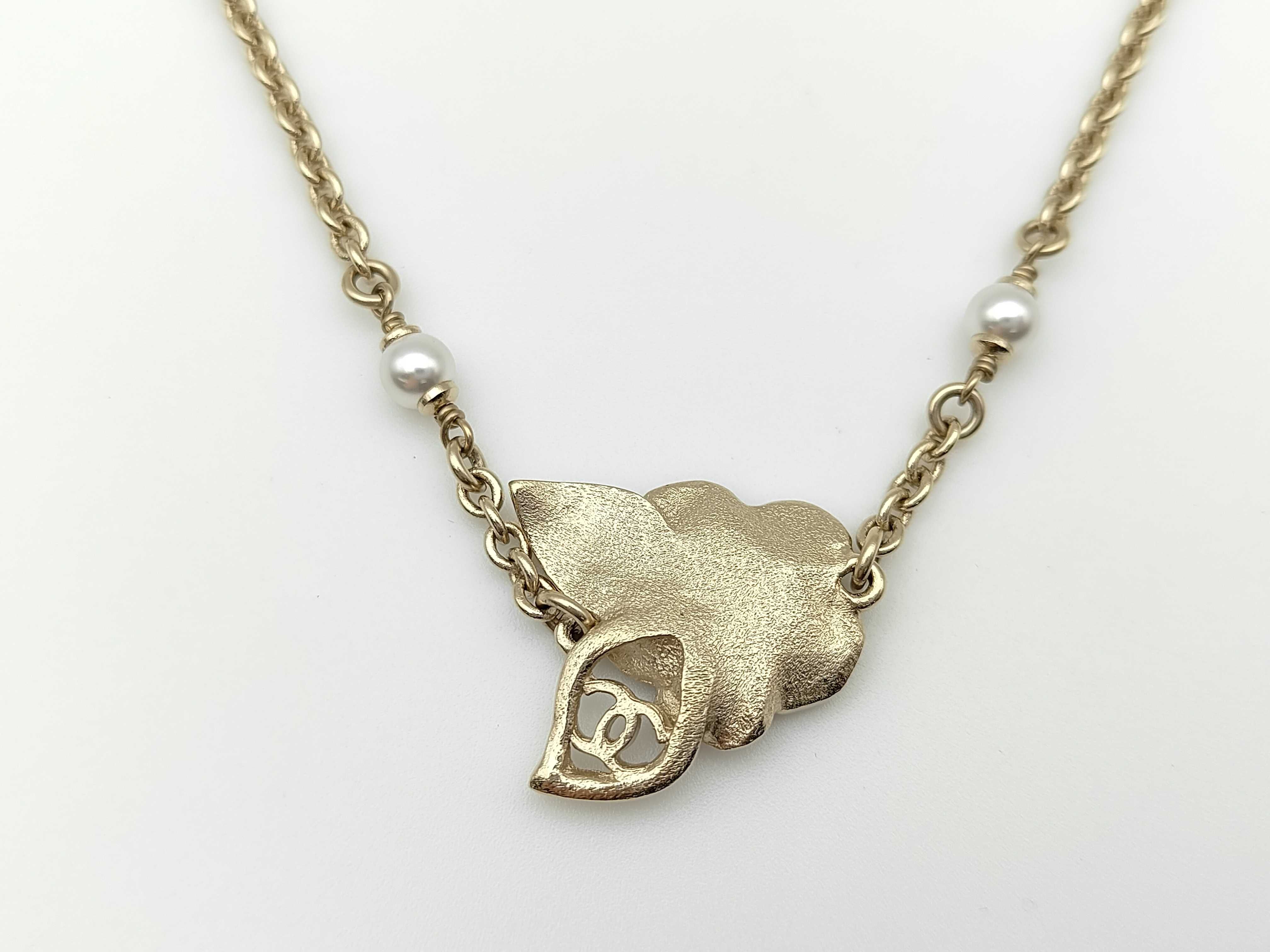 engraved necklace (L24B) — view 3
