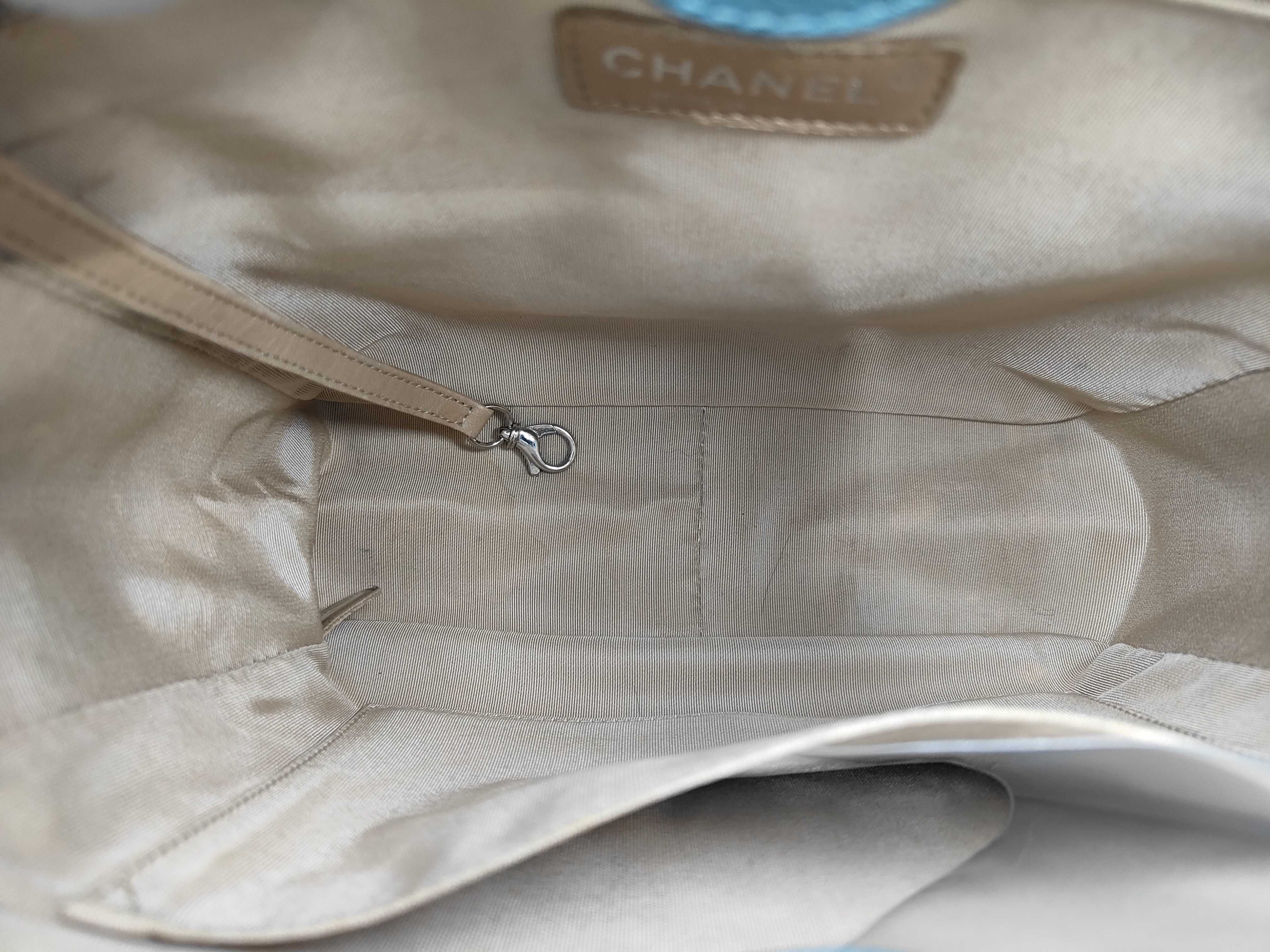 Caviar Skin Chain Blue Tote Bag — view 8