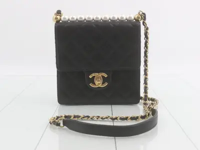 Matelassé Leather Pearl Chain Shoulder Bag