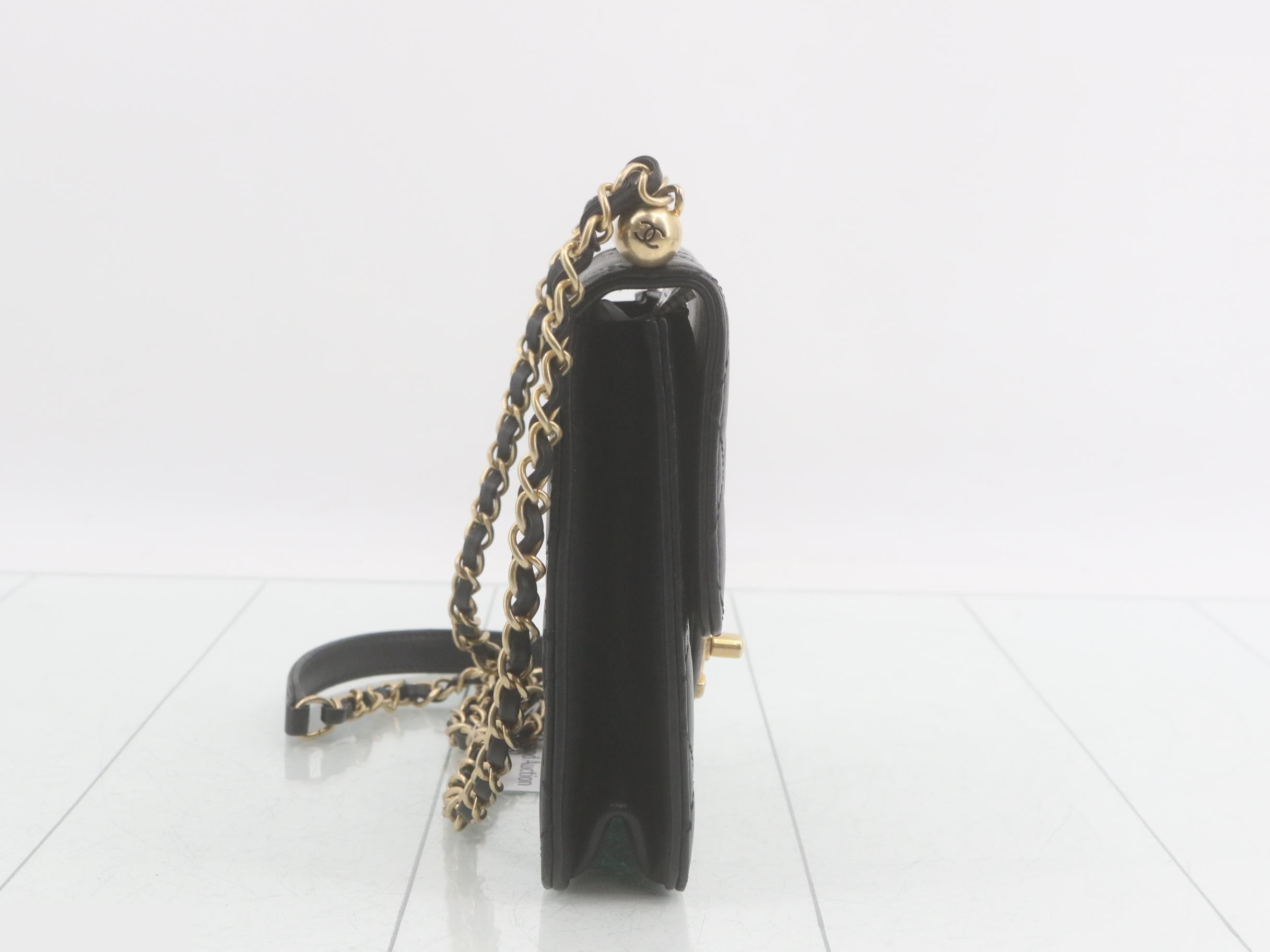 Matelassé Leather Pearl Chain Shoulder Bag — view 4