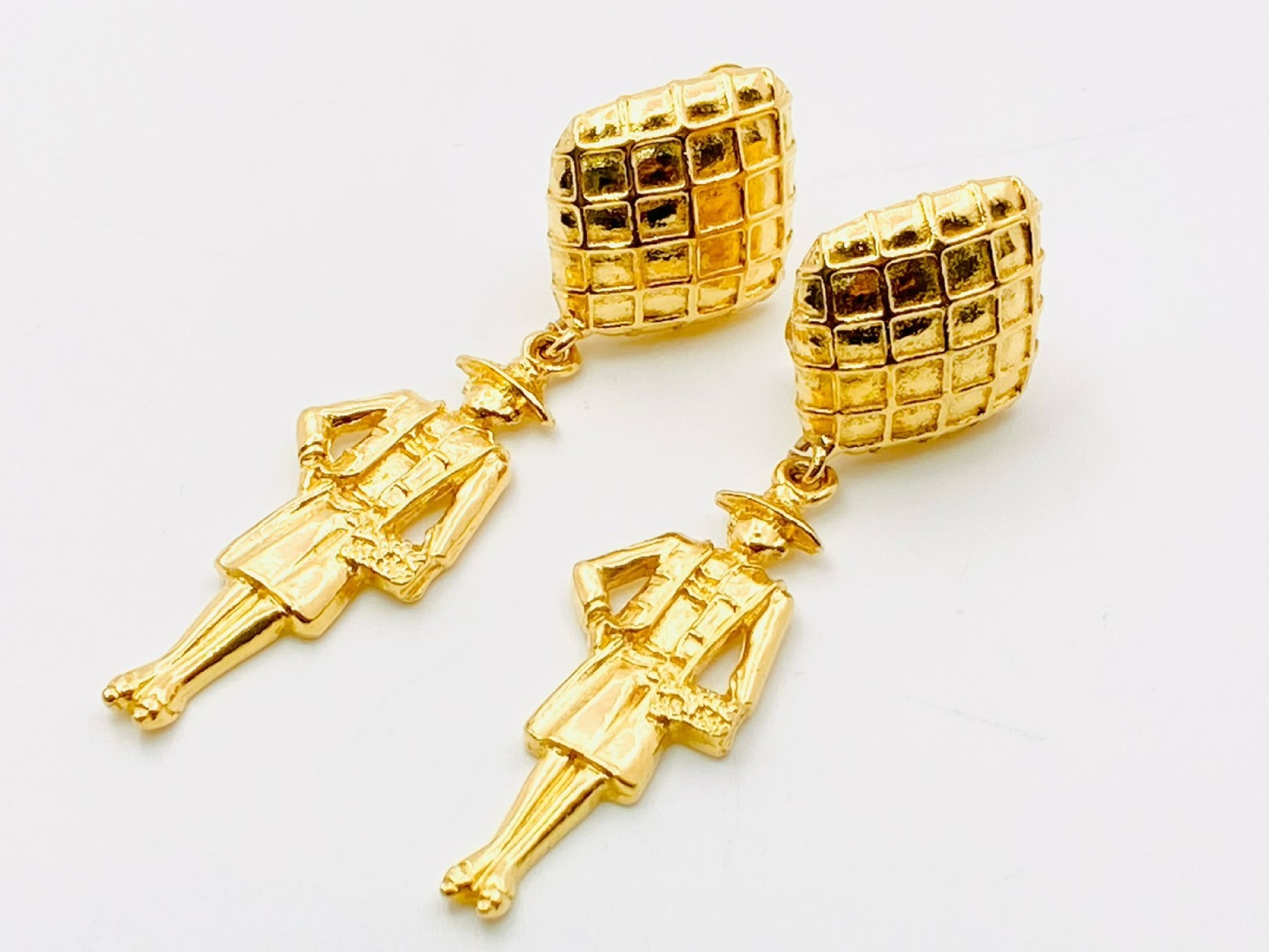 Mademoiselle Matelassé Diamond-Shaped Swing Earrings (with comments)