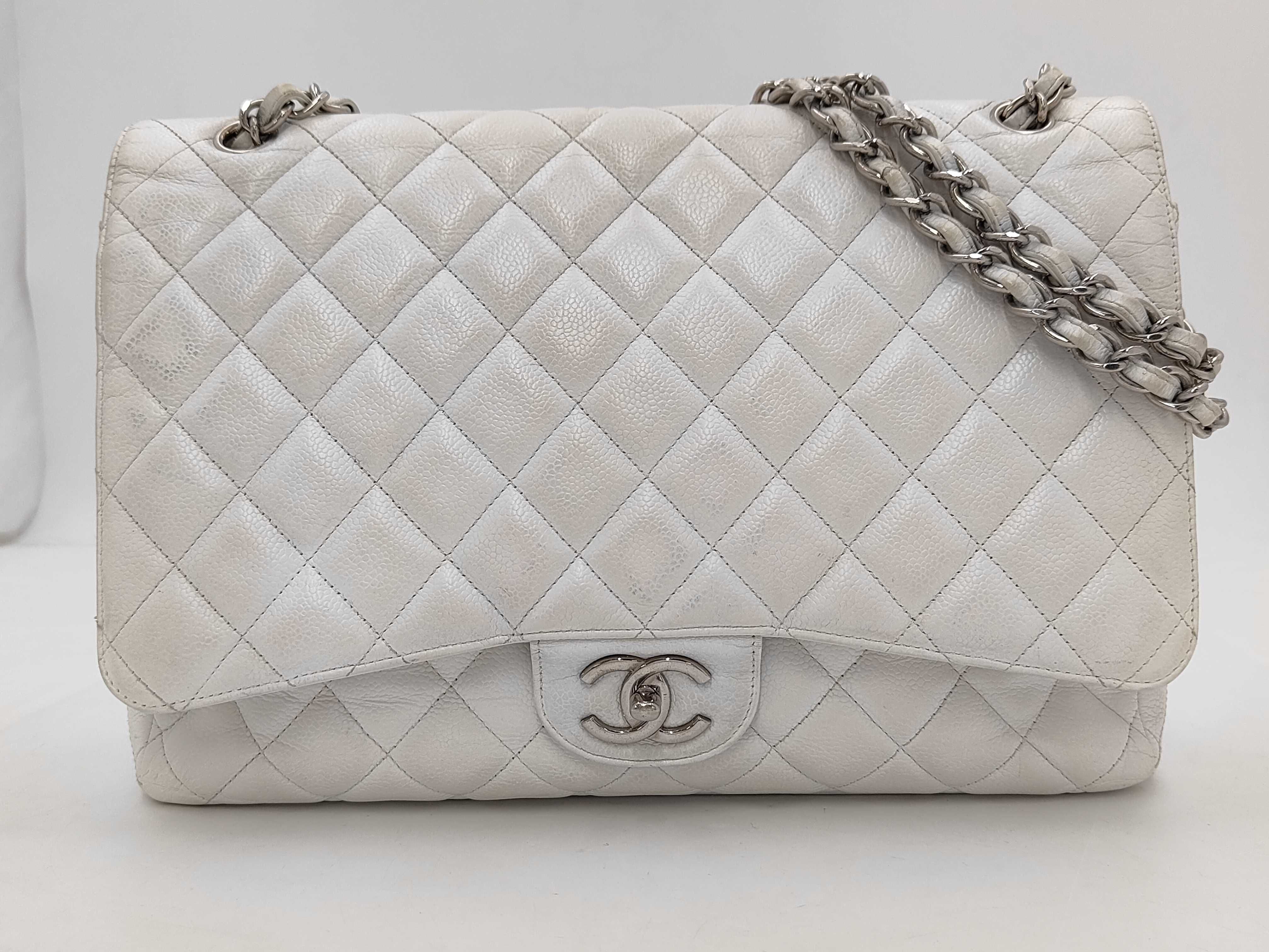 Matelassé Grained Calfskin White Silver Shoulder Bag