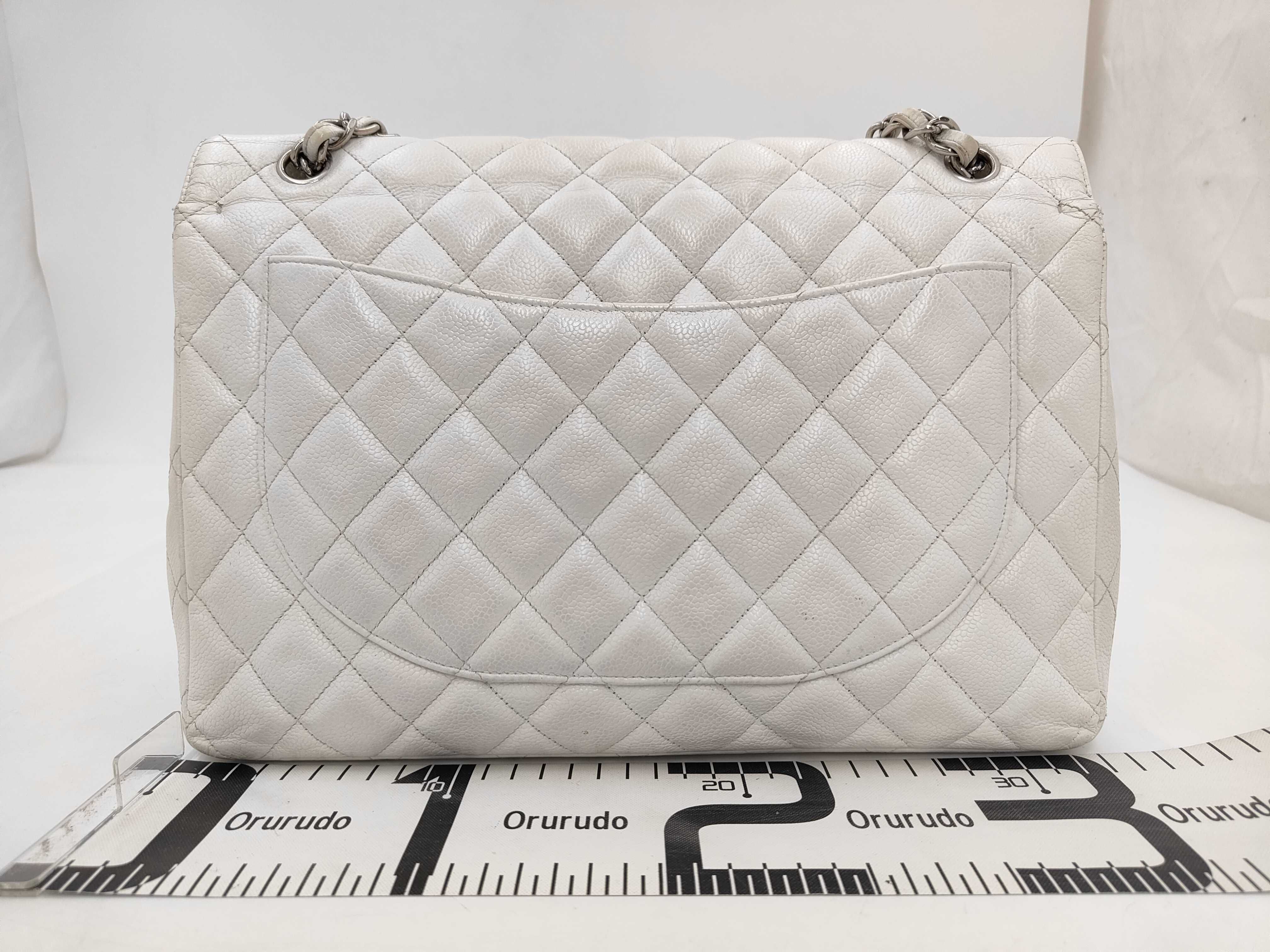 Matelassé Grained Calfskin White Silver Shoulder Bag — view 2