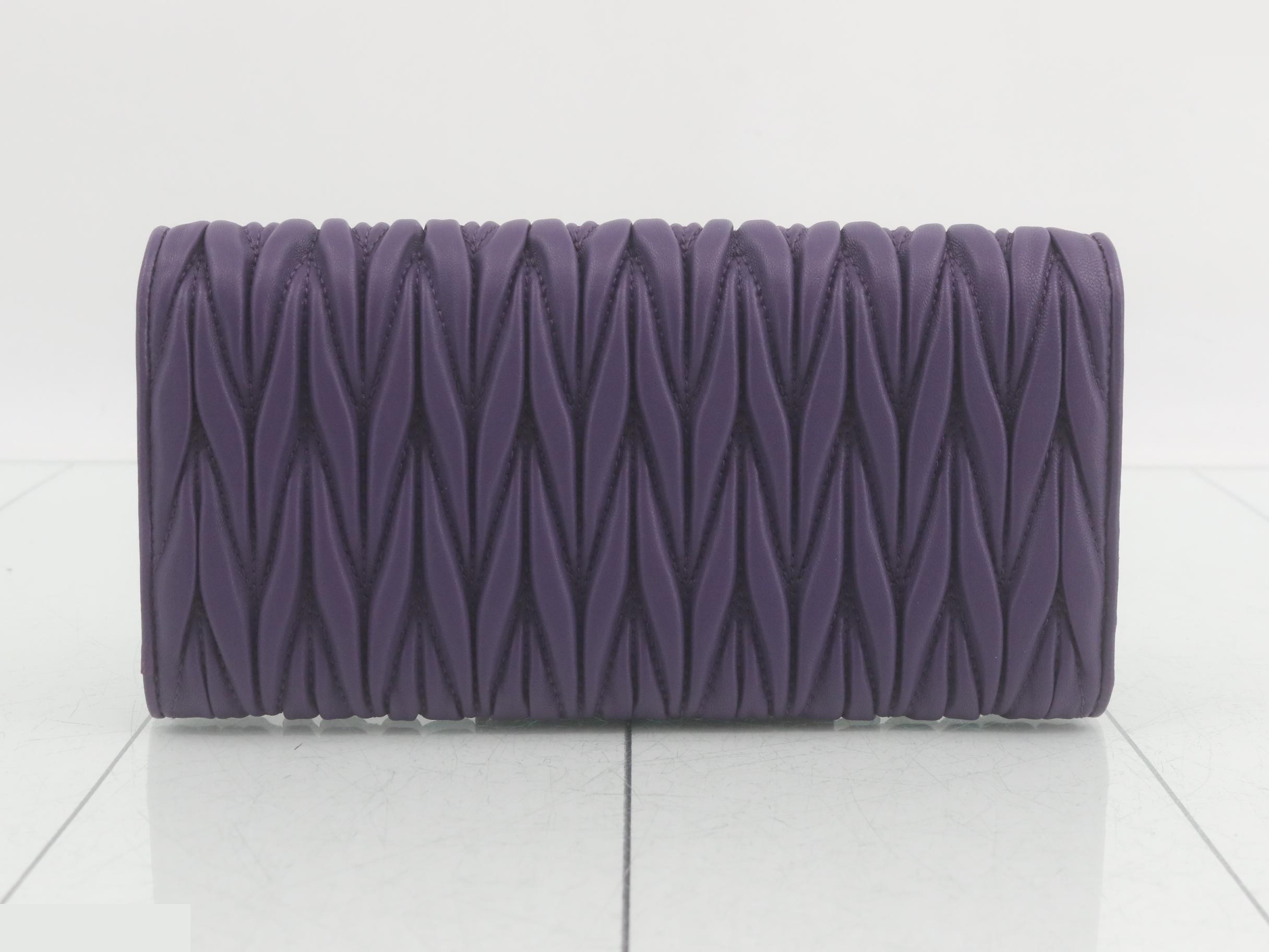 Matelassé (bags) and wallets — view 2