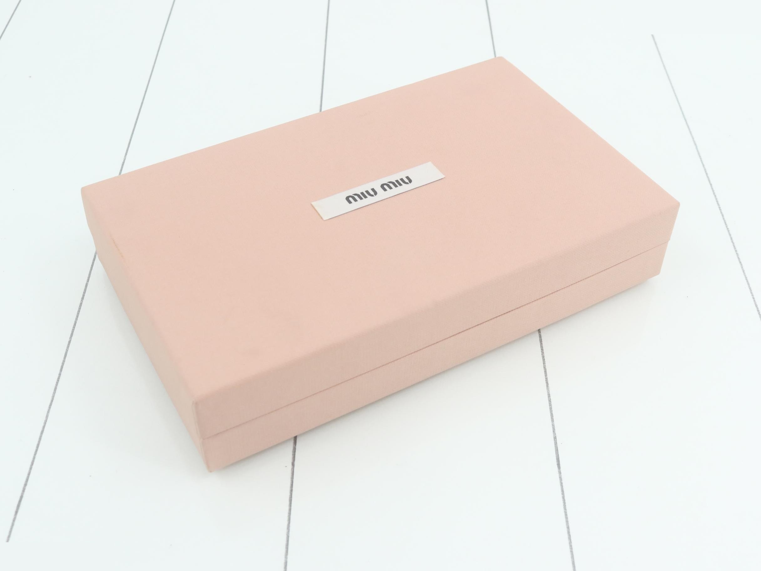 Matelassé (bags) and wallets — view 5