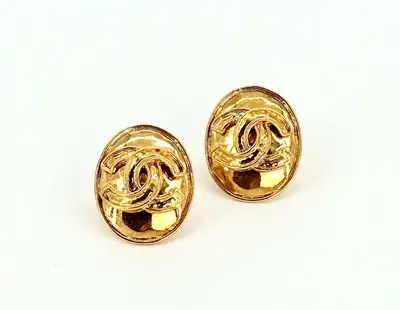 Gold Coco Mark (precious metal) earrings, with box, 94P