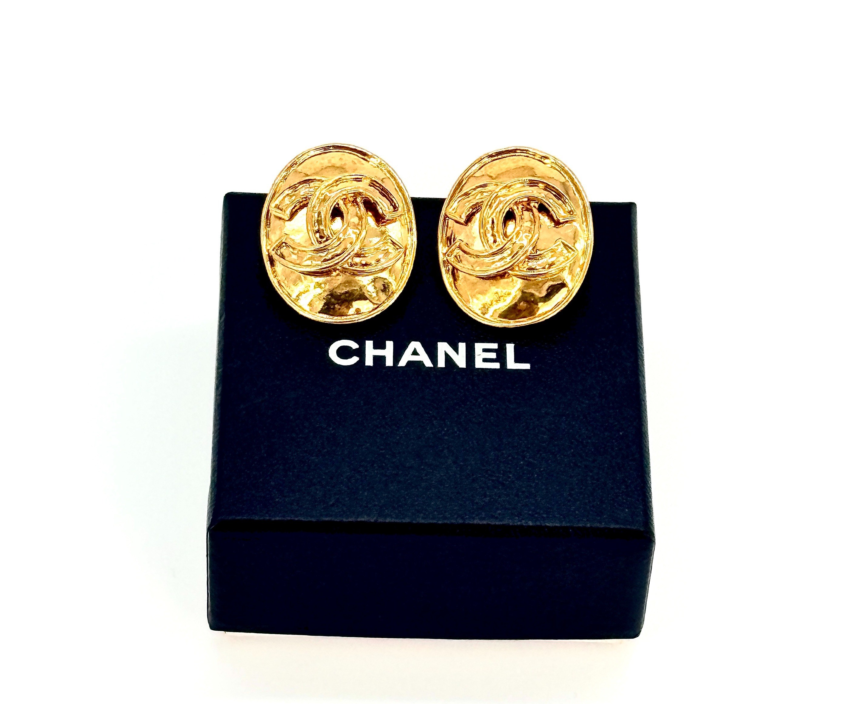 Gold Coco Mark (precious metal) earrings, with box, 94P — view 8