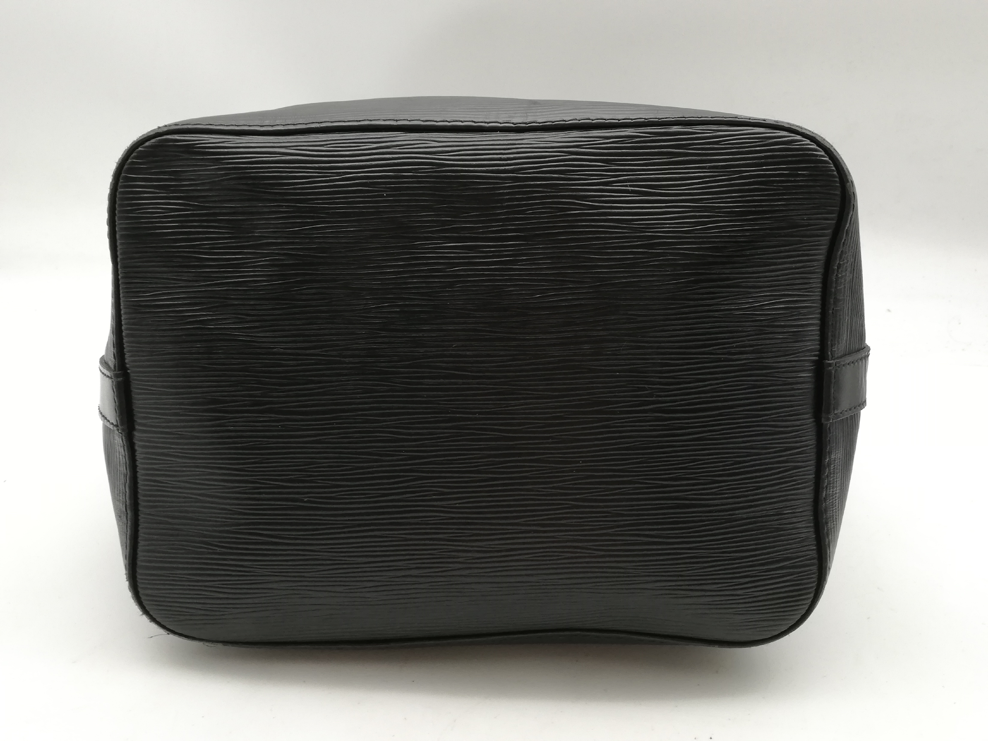 Epi Petit Noé M59012 Noir Shoulder Bag — view 6