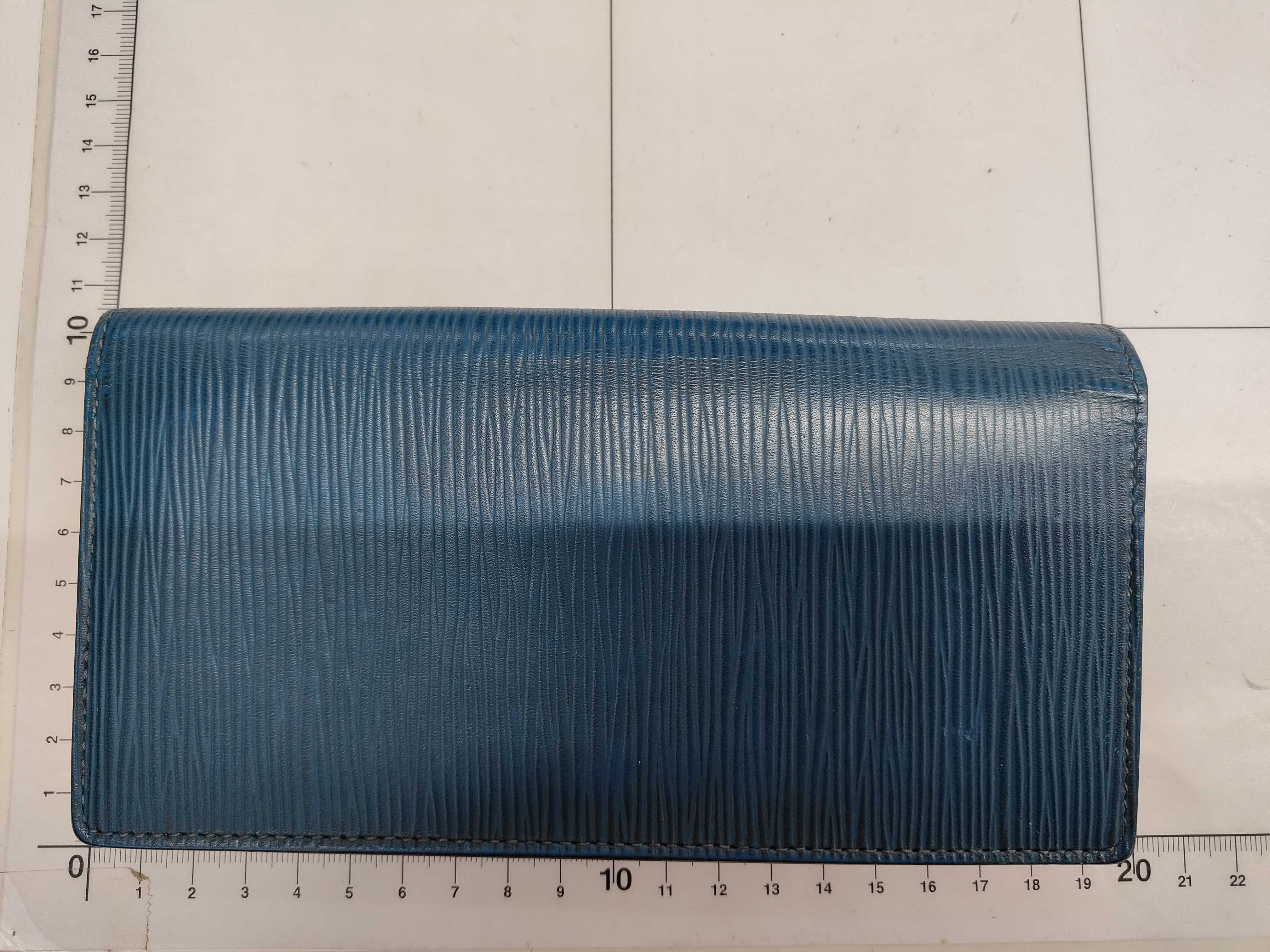 Epi Louis Vuitton Epi Portefeuille Brazza Turquoise Wallet — view 2