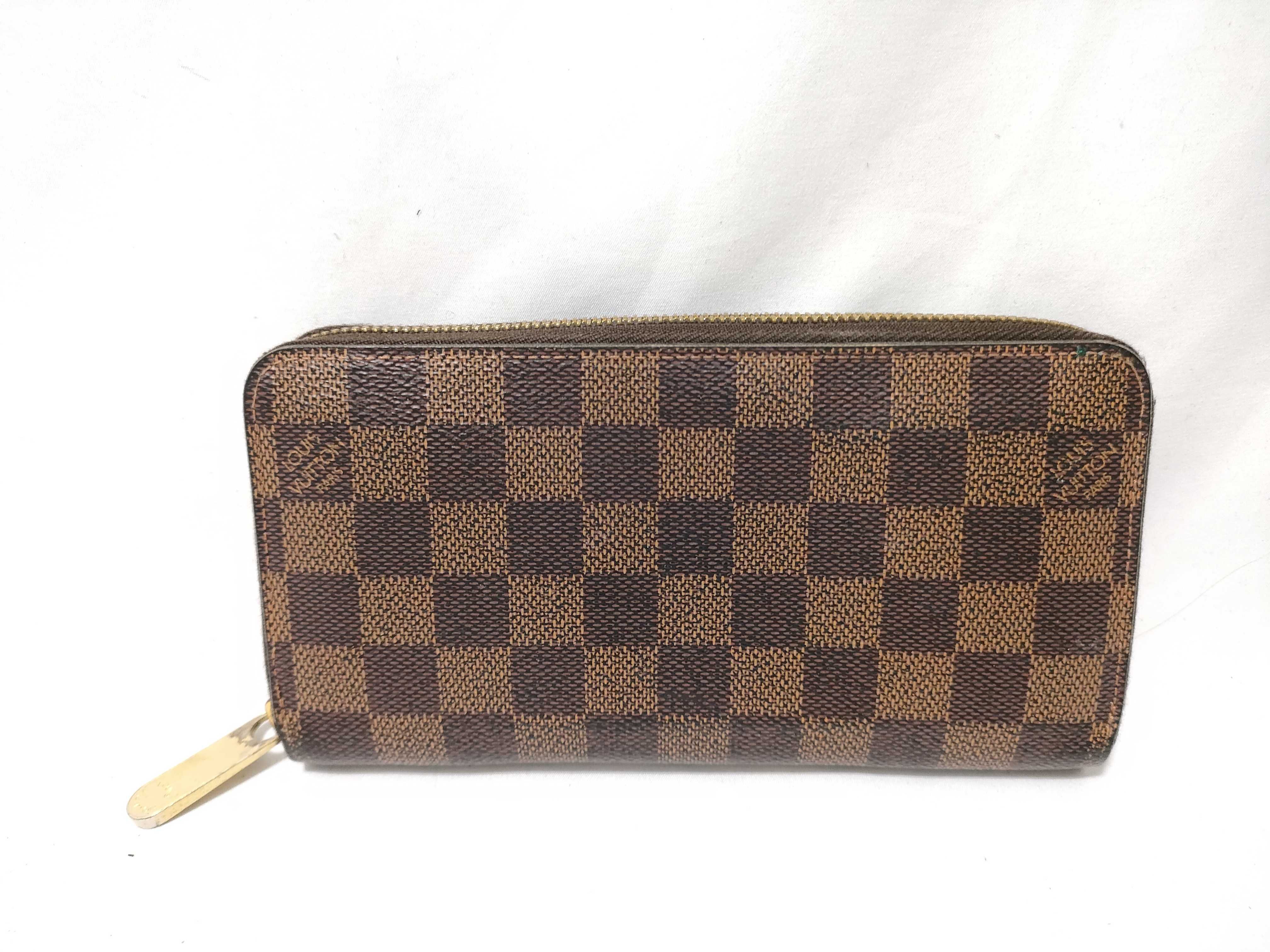 Damier Zippy Wallet