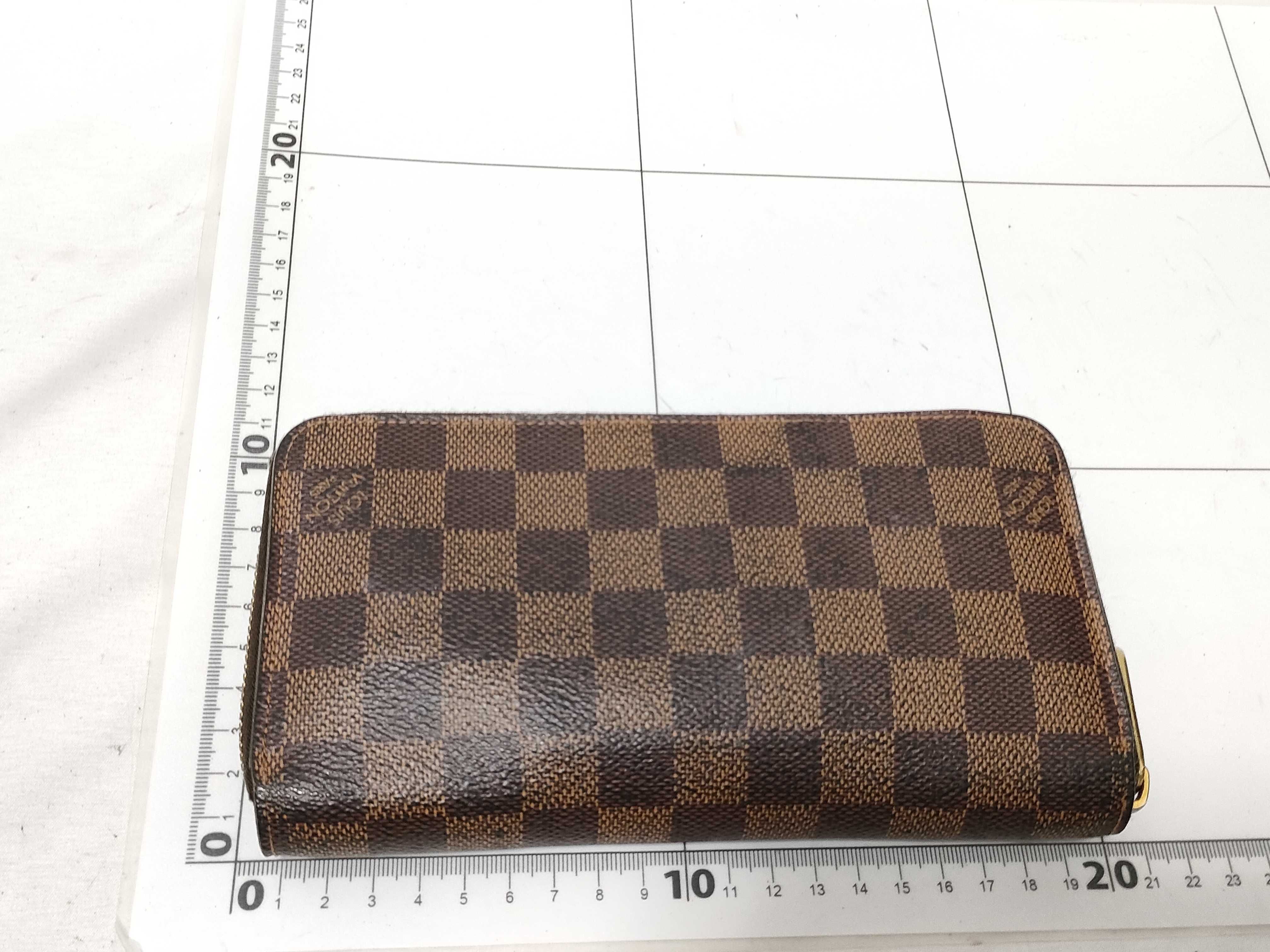 Damier Zippy Wallet — view 2