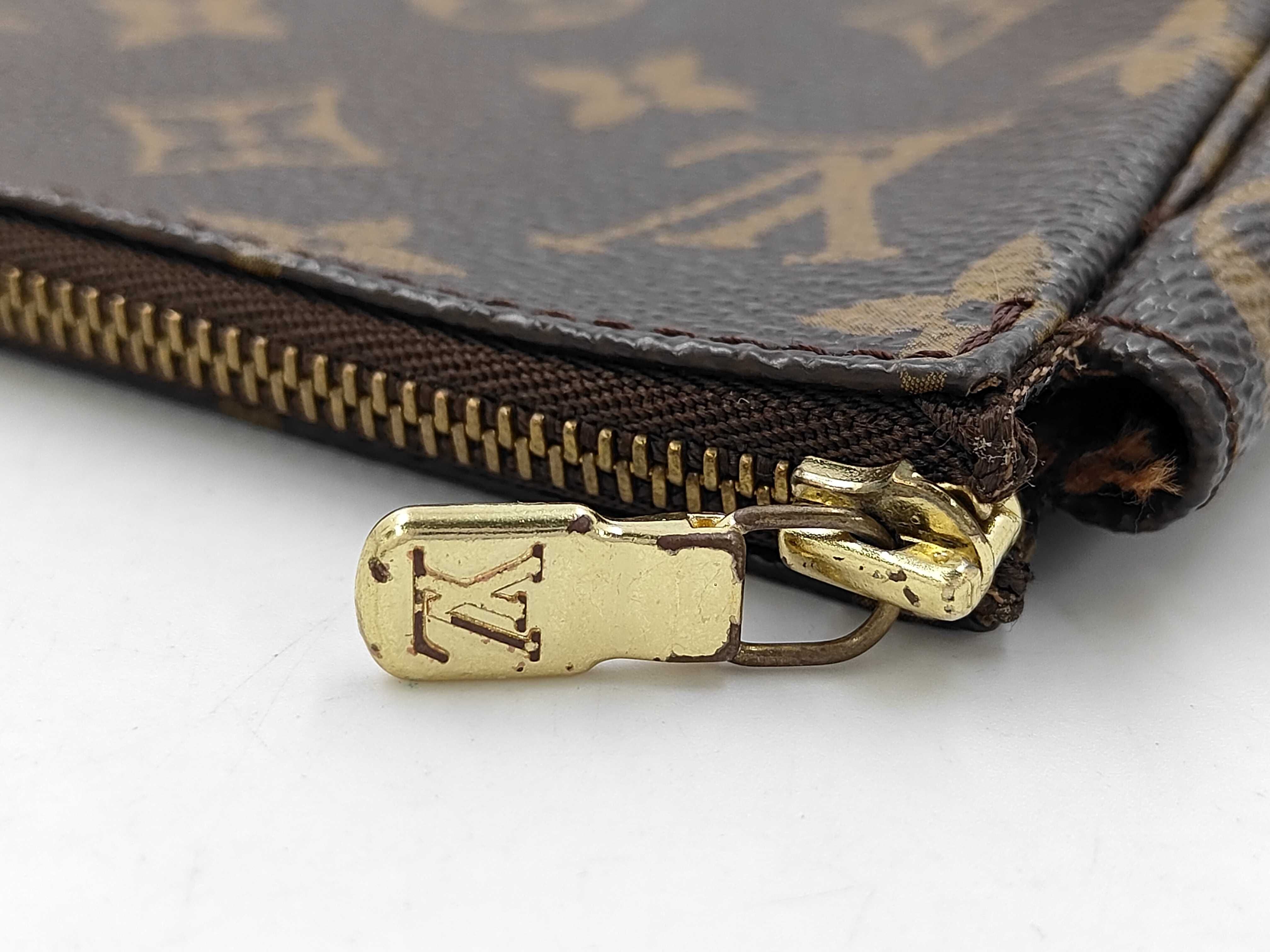 Monogram Accessoires Pouch — view 9