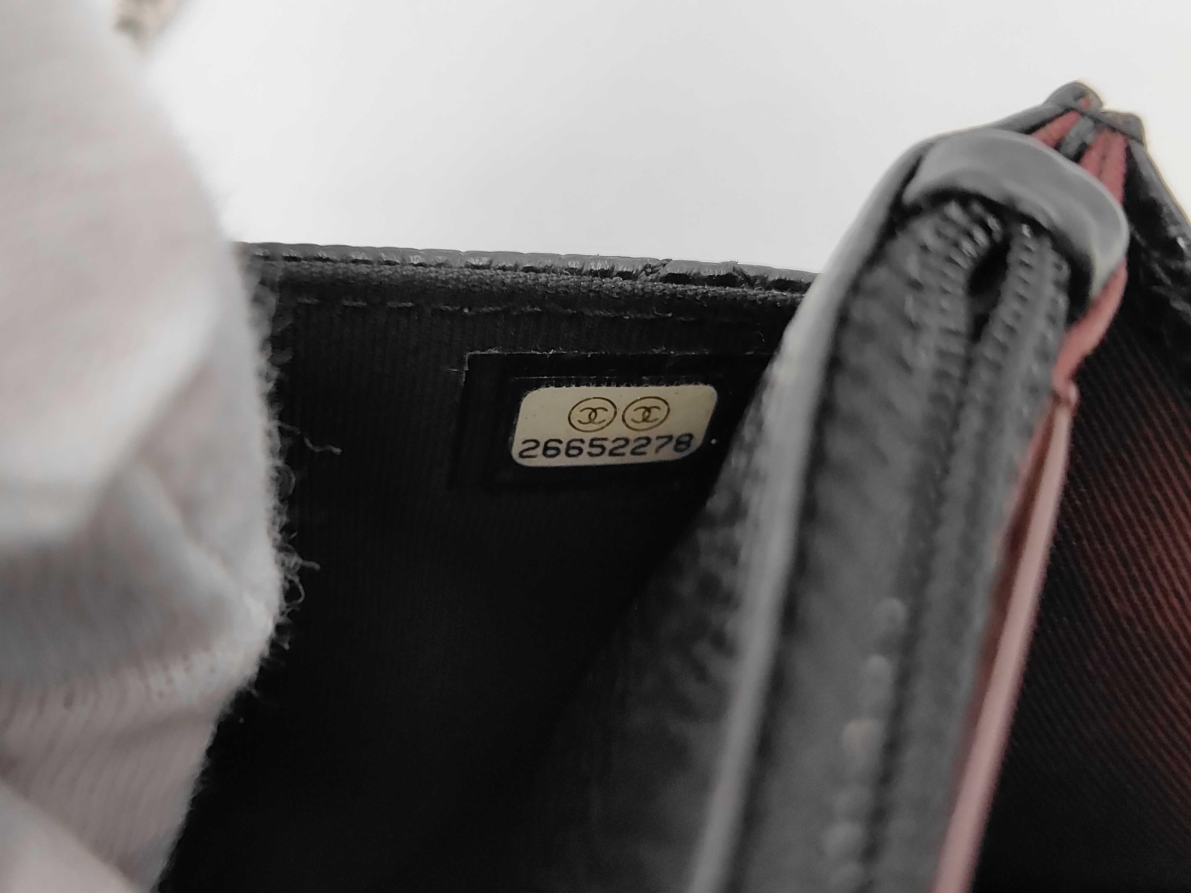 Matelassé Caviar Skin Chain Wallet Shoulder Bag — view 7
