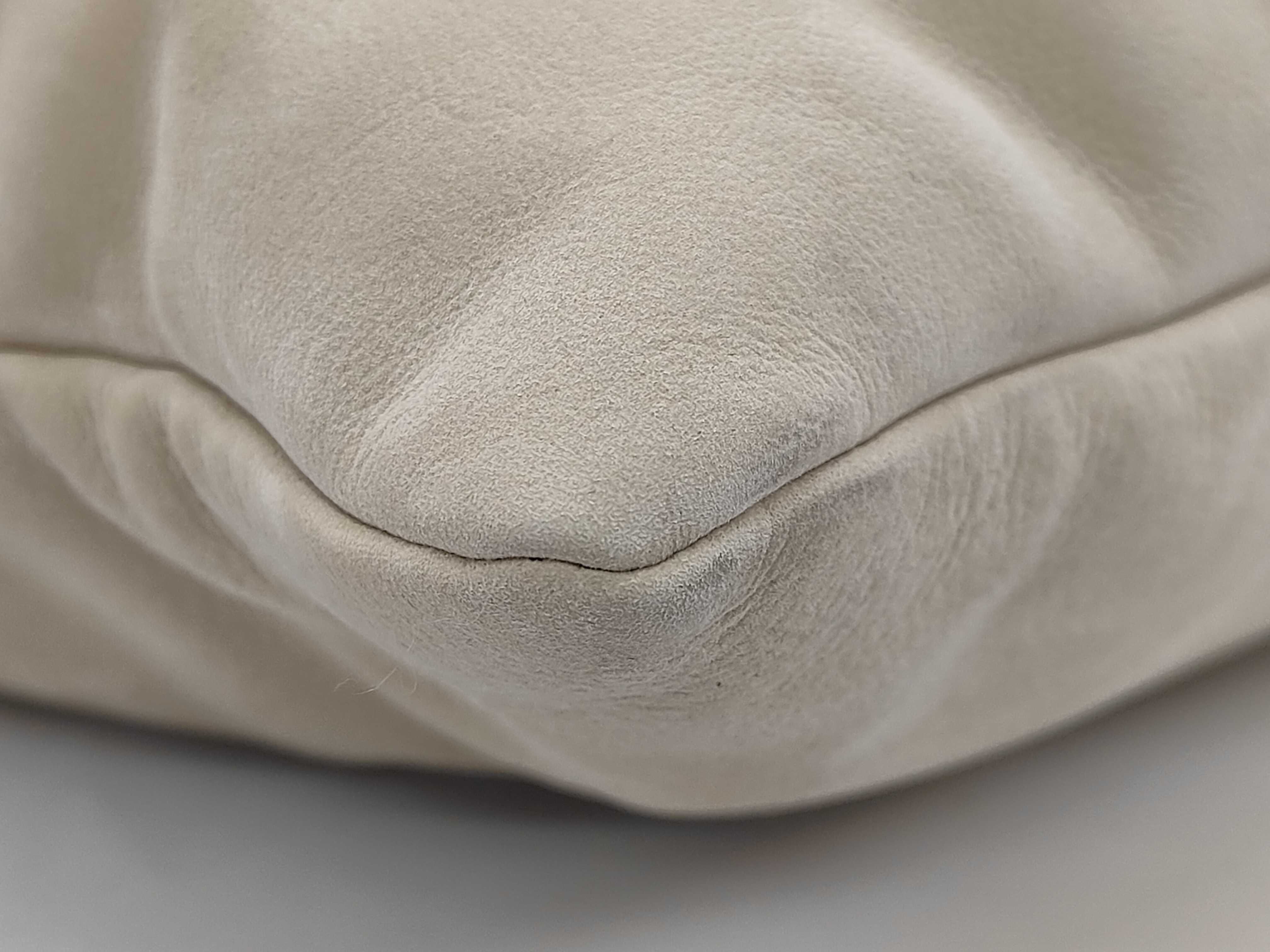 Vuitton Logo Dust Bag Tote M15235 Beige Bag — view 6