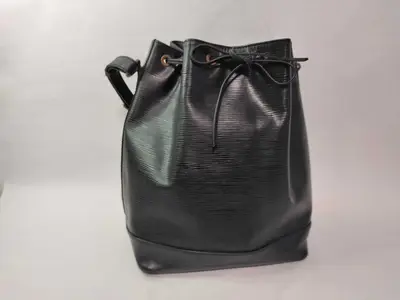 Epi Leather Shoulder Bag, Epi Noe M59002