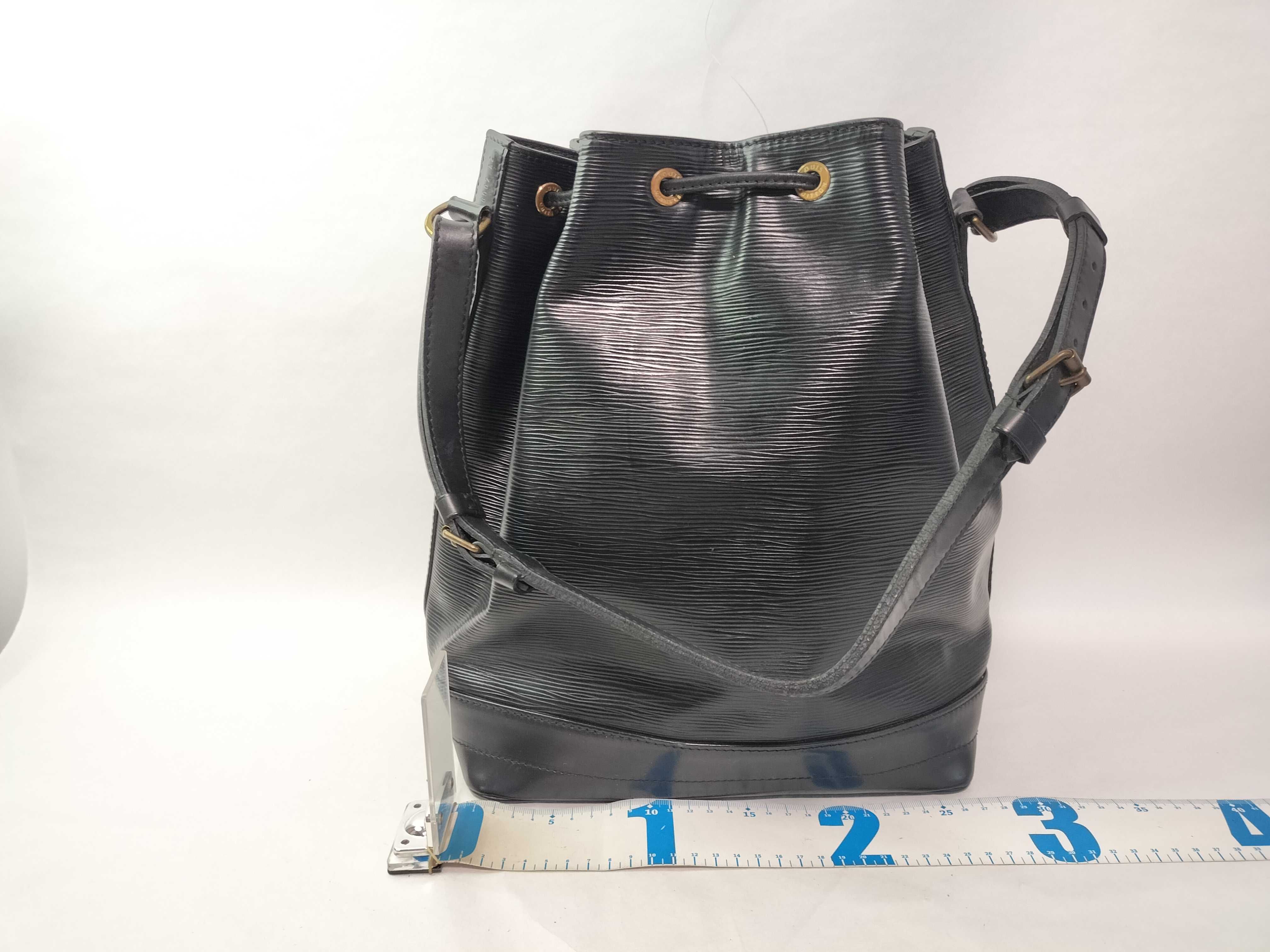 Epi Leather Shoulder Bag, Epi Noe M59002 — view 2