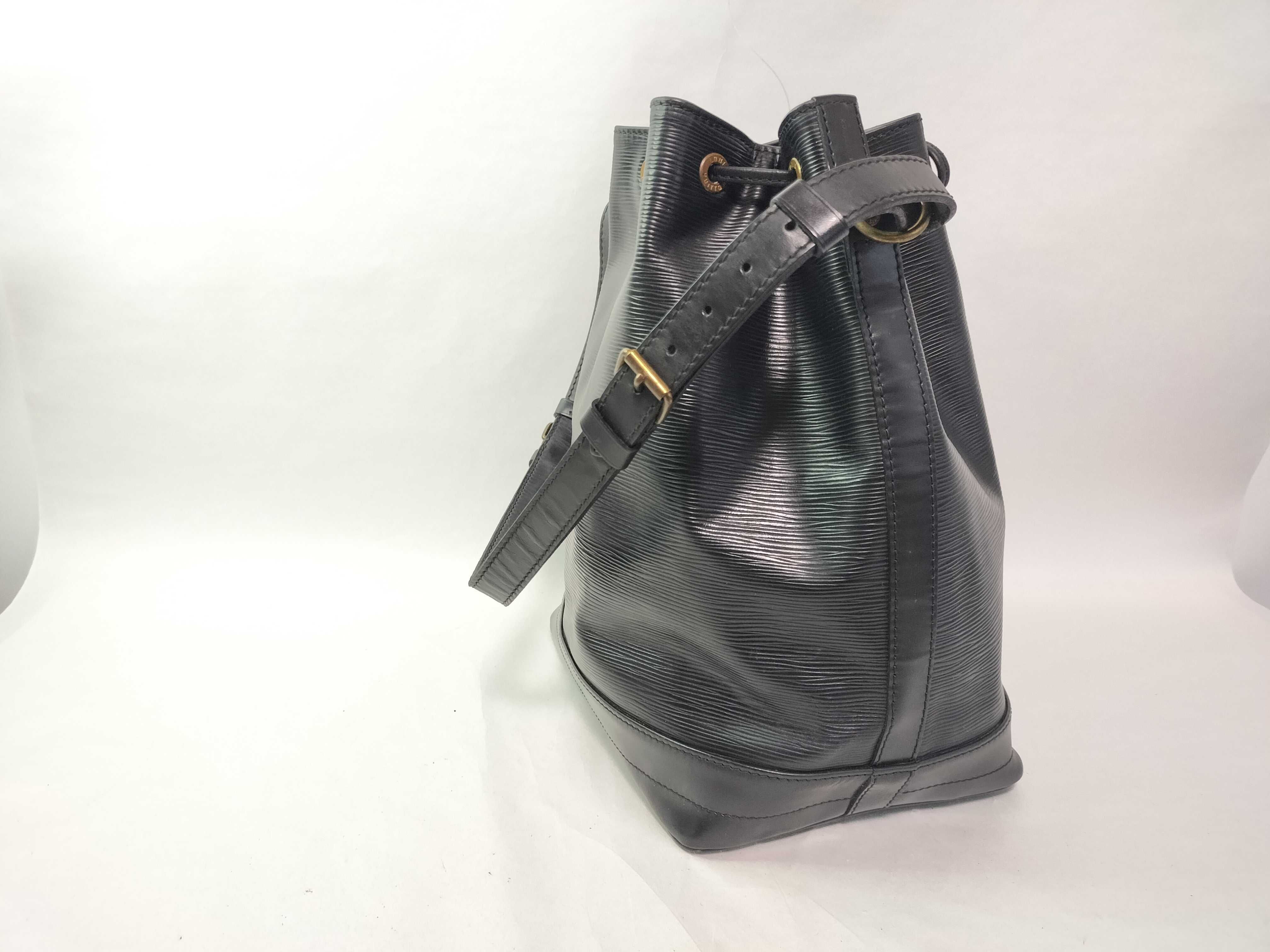 Epi Leather Shoulder Bag, Epi Noe M59002 — view 3