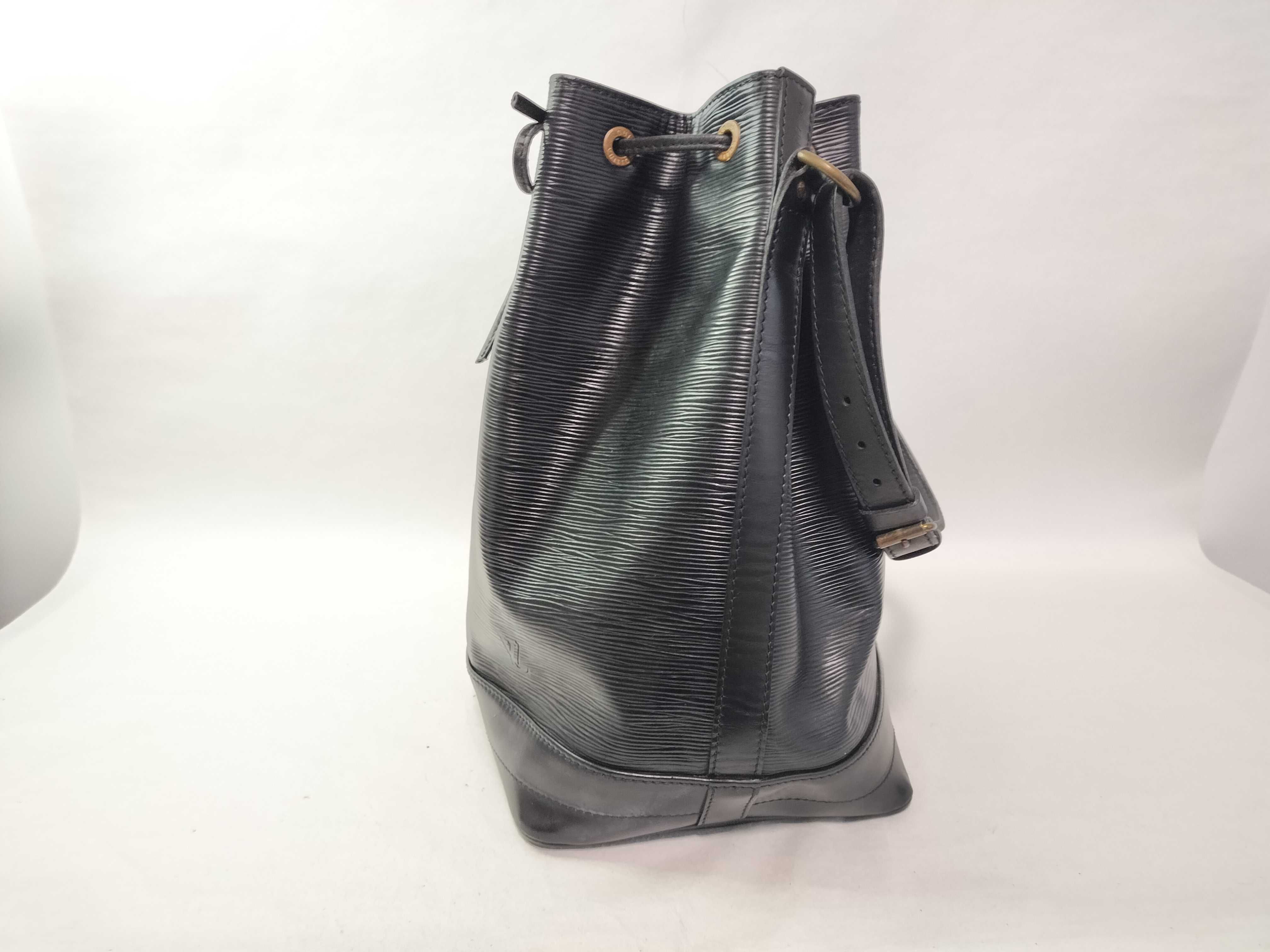 Epi Leather Shoulder Bag, Epi Noe M59002 — view 4