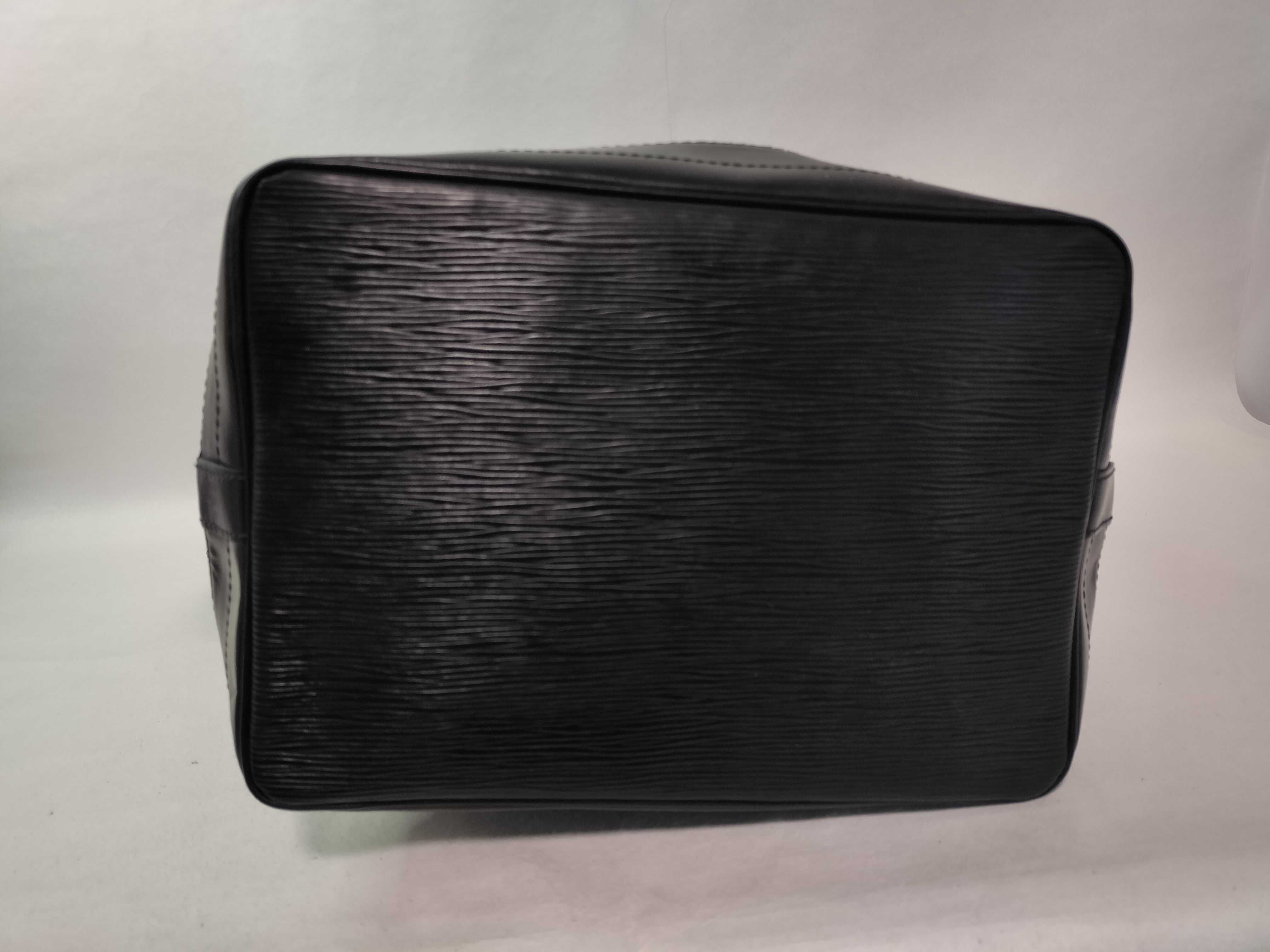 Epi Leather Shoulder Bag, Epi Noe M59002 — view 9