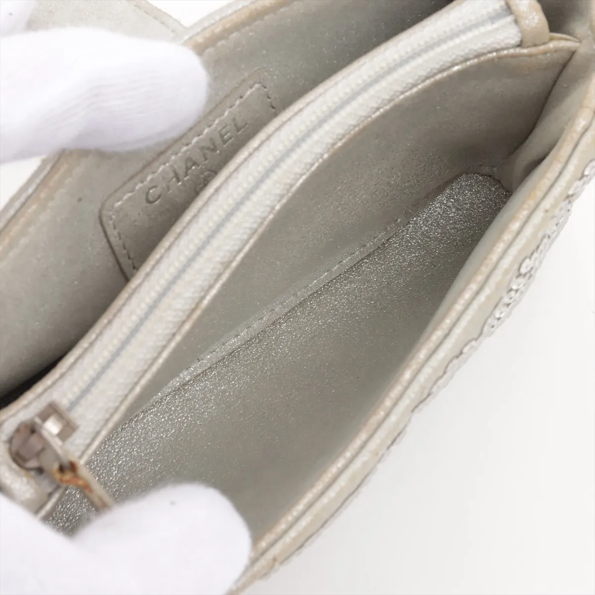 Matelasse Lambskin Pouch Gray Silver Hardware 17000111 Rhinestone Missing — view 3