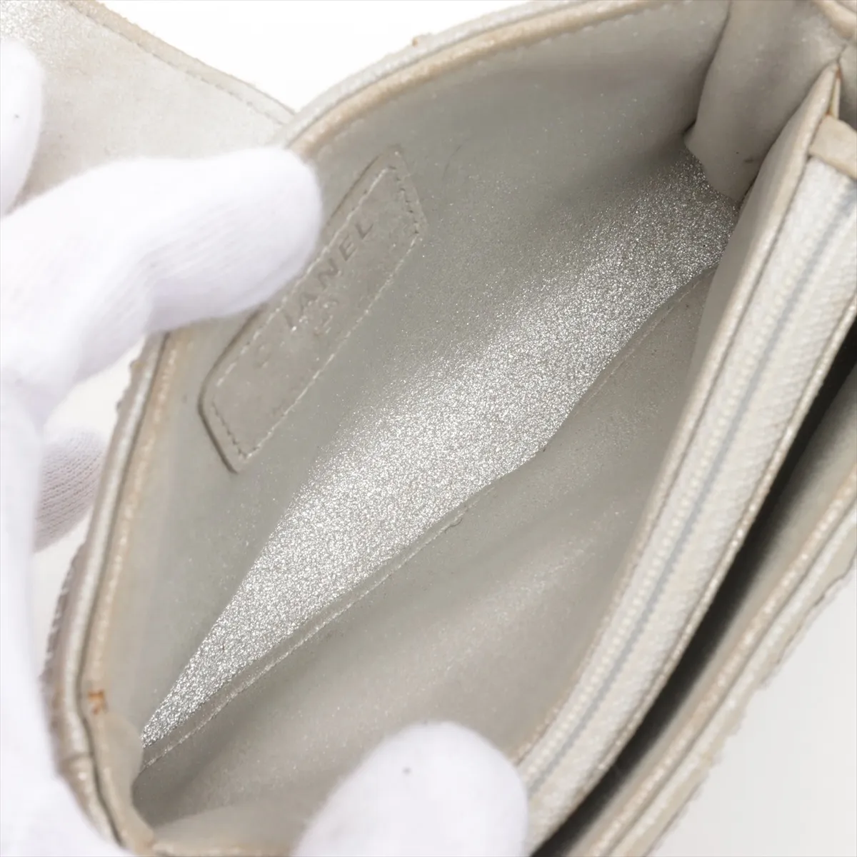 Matelasse Lambskin Pouch Gray Silver Hardware 17000111 Rhinestone Missing — view 4