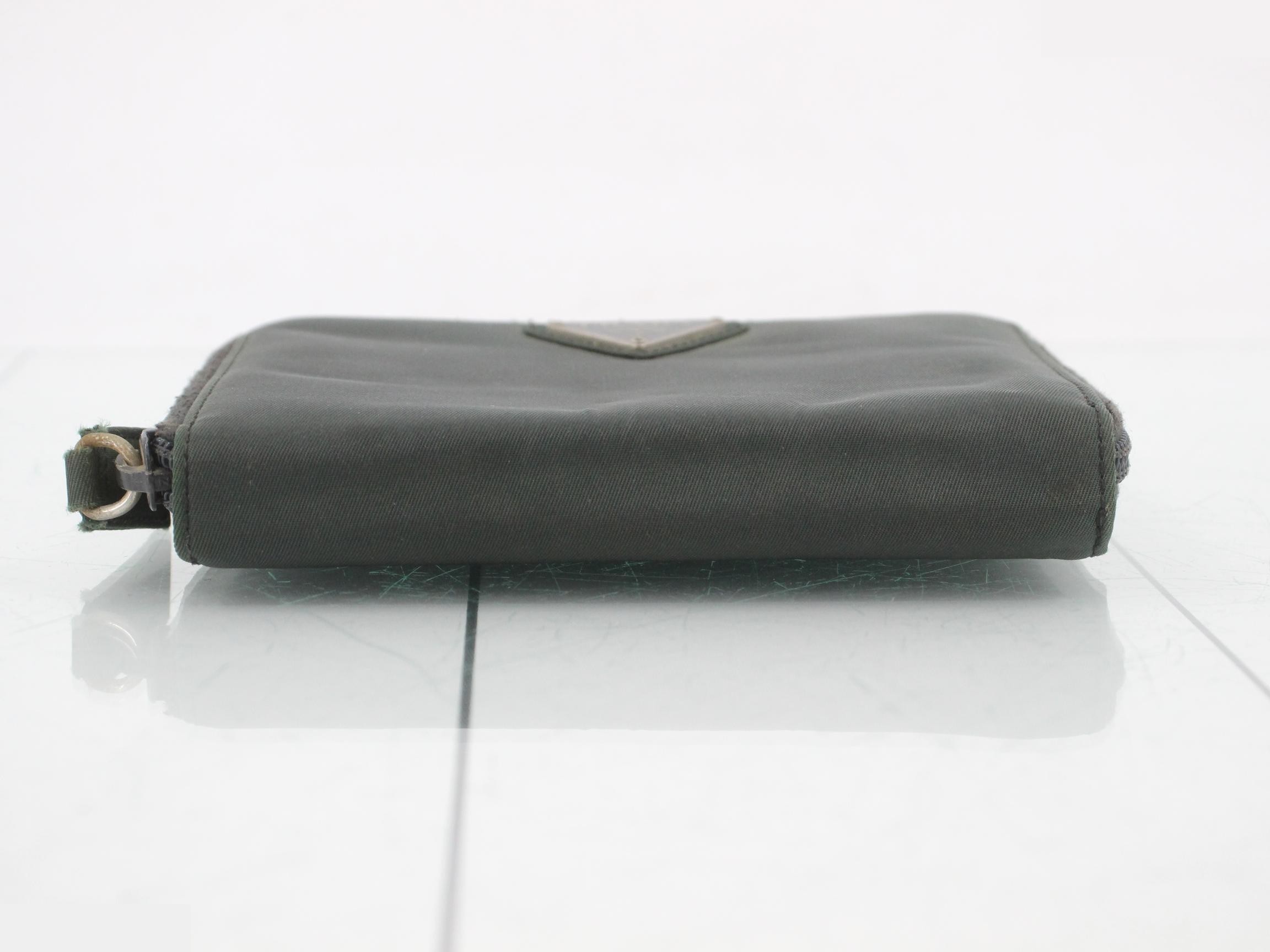 Nylon triangular plate bifold wallet — view 3