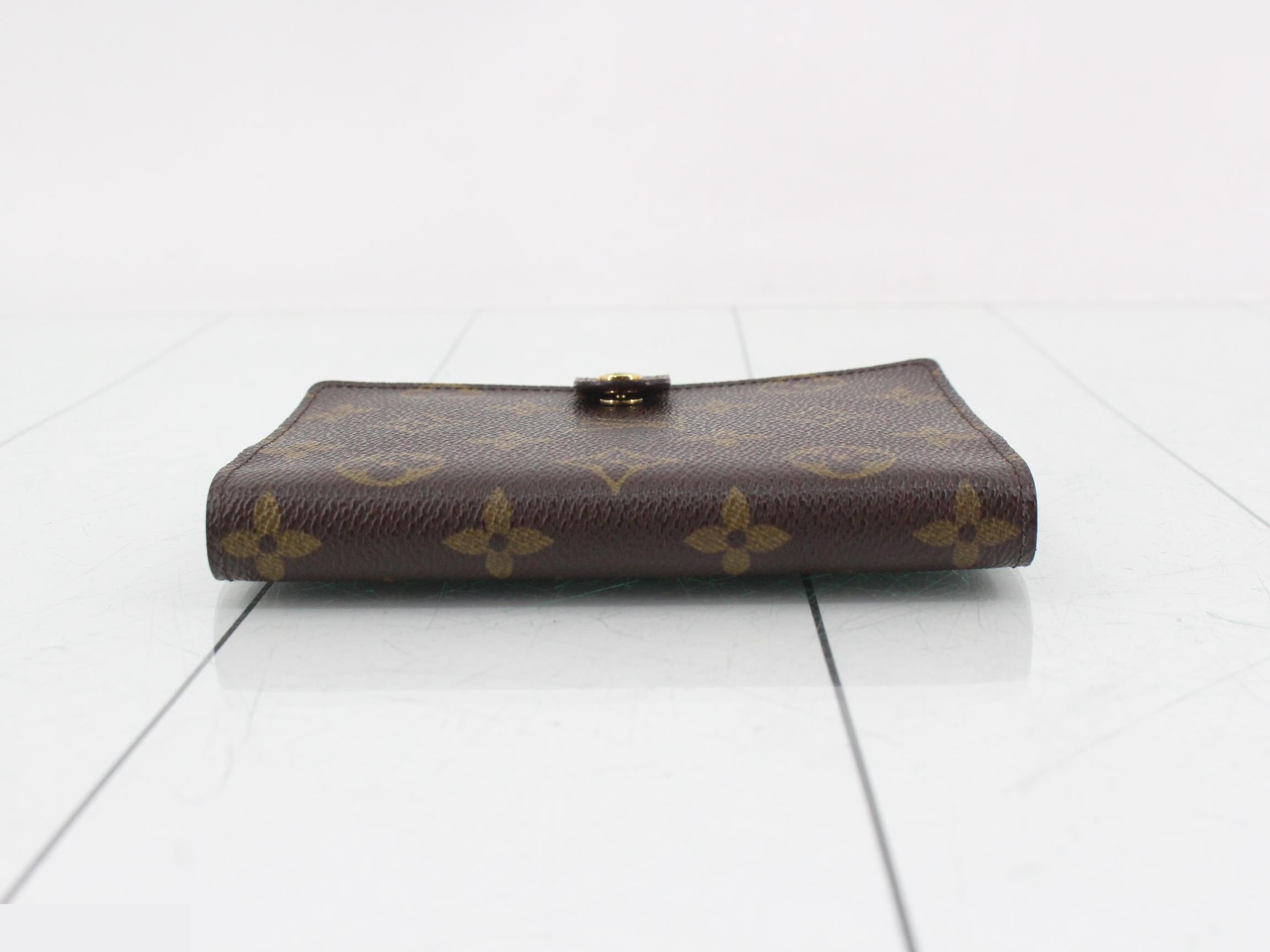 pocket book — view 3