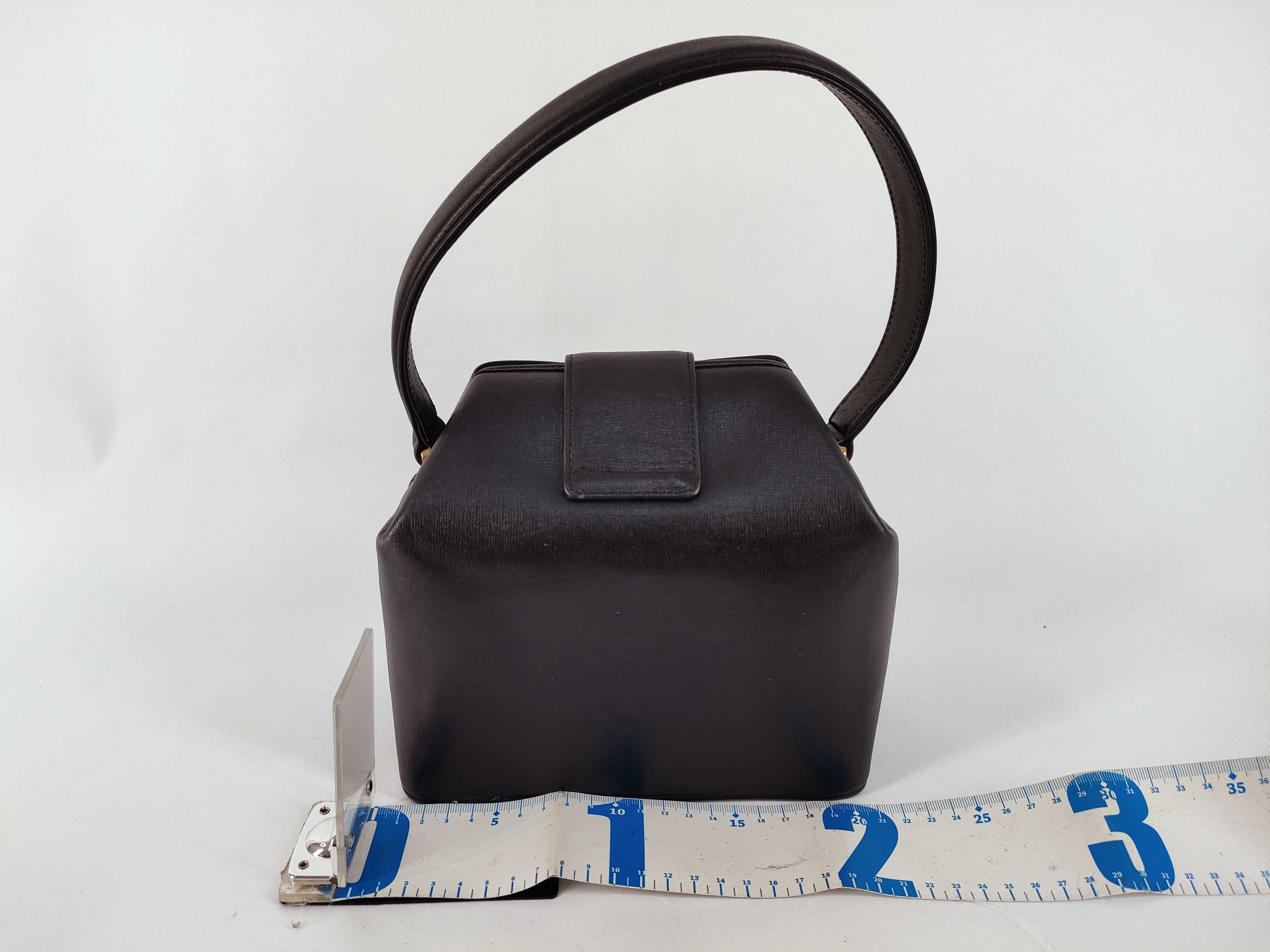 Formal Leather Handbag with Gold Hardware — view 2
