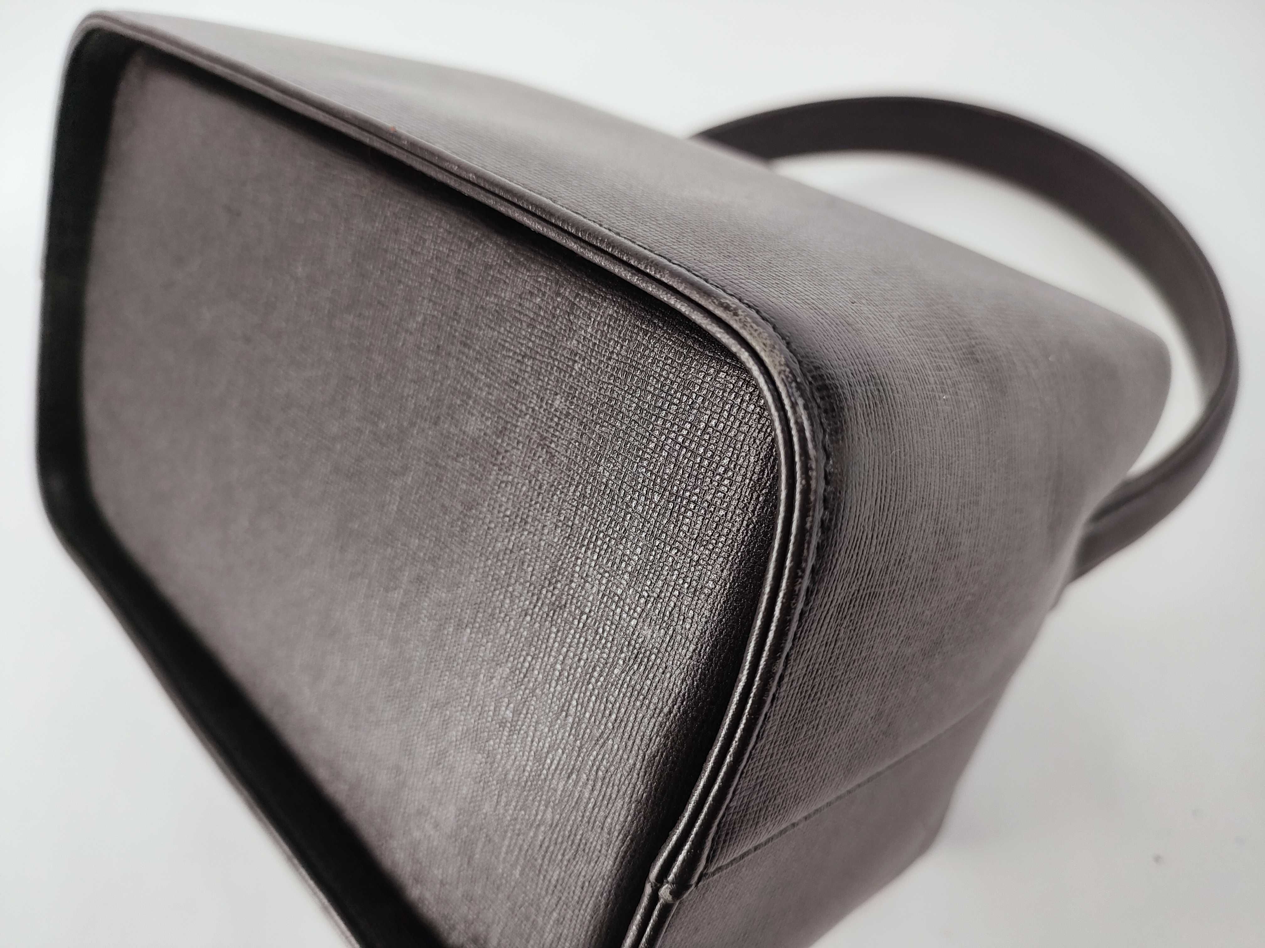 Formal Leather Handbag with Gold Hardware — view 6