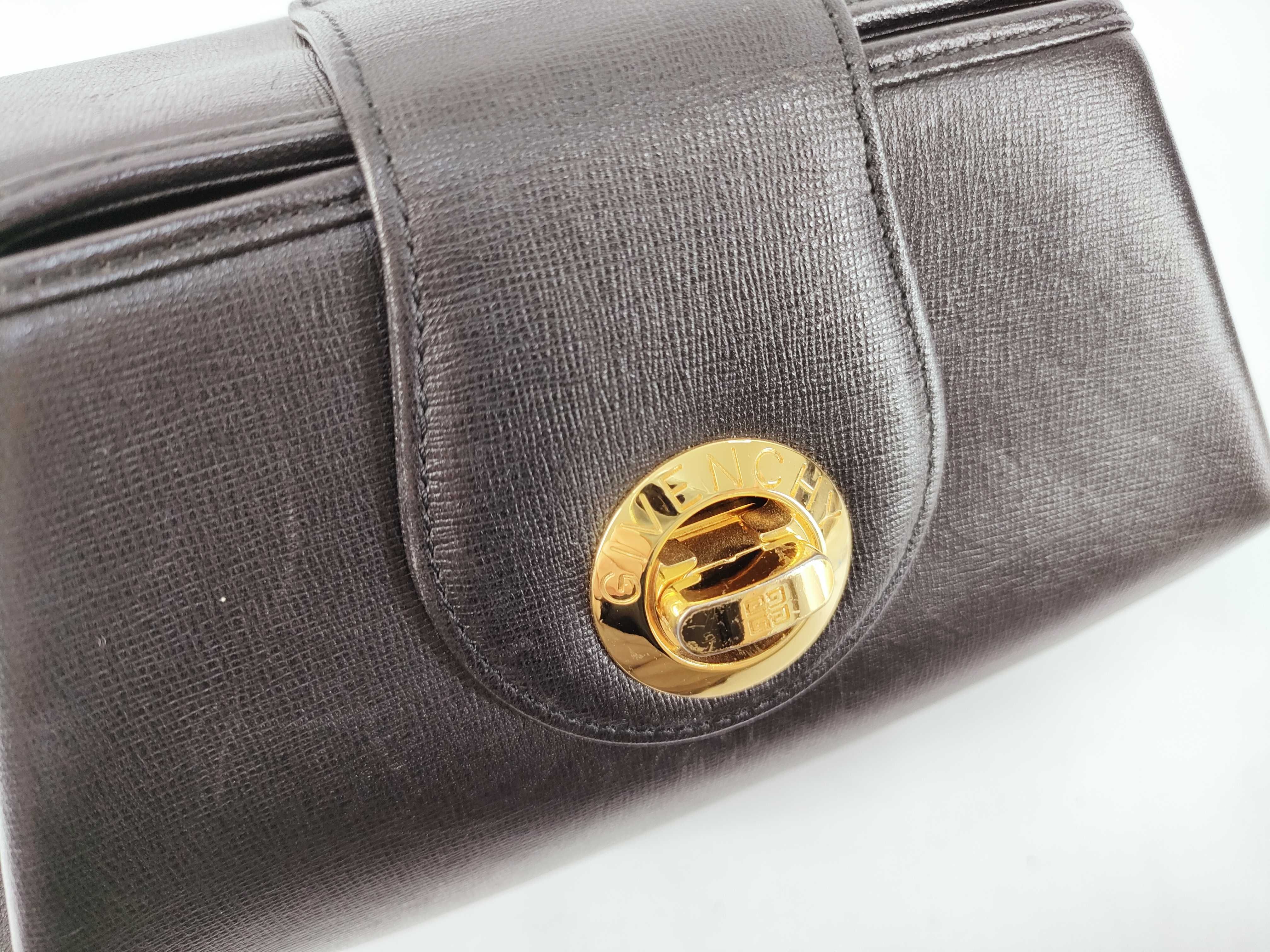 Formal Leather Handbag with Gold Hardware — view 8