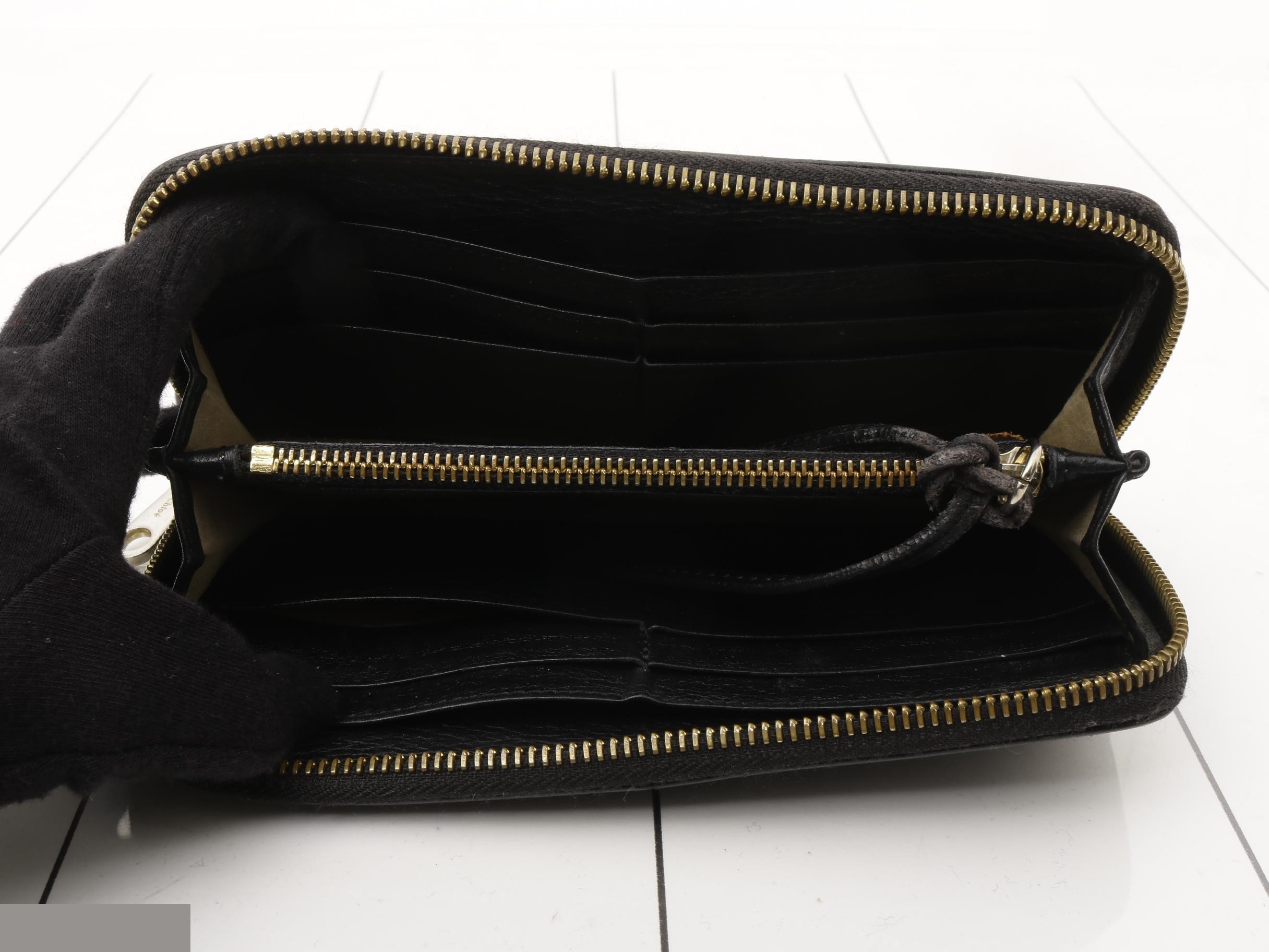 Other lines: Bags and Wallets — view 4