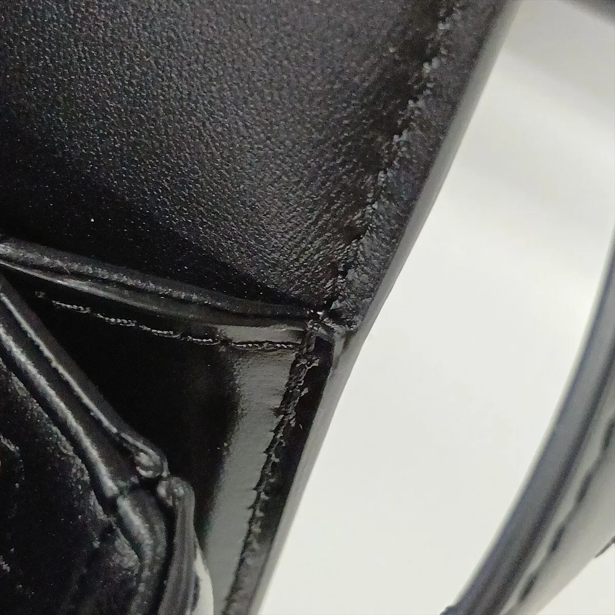Triomphe Classic Leather Shoulder Bag, Black — view 14