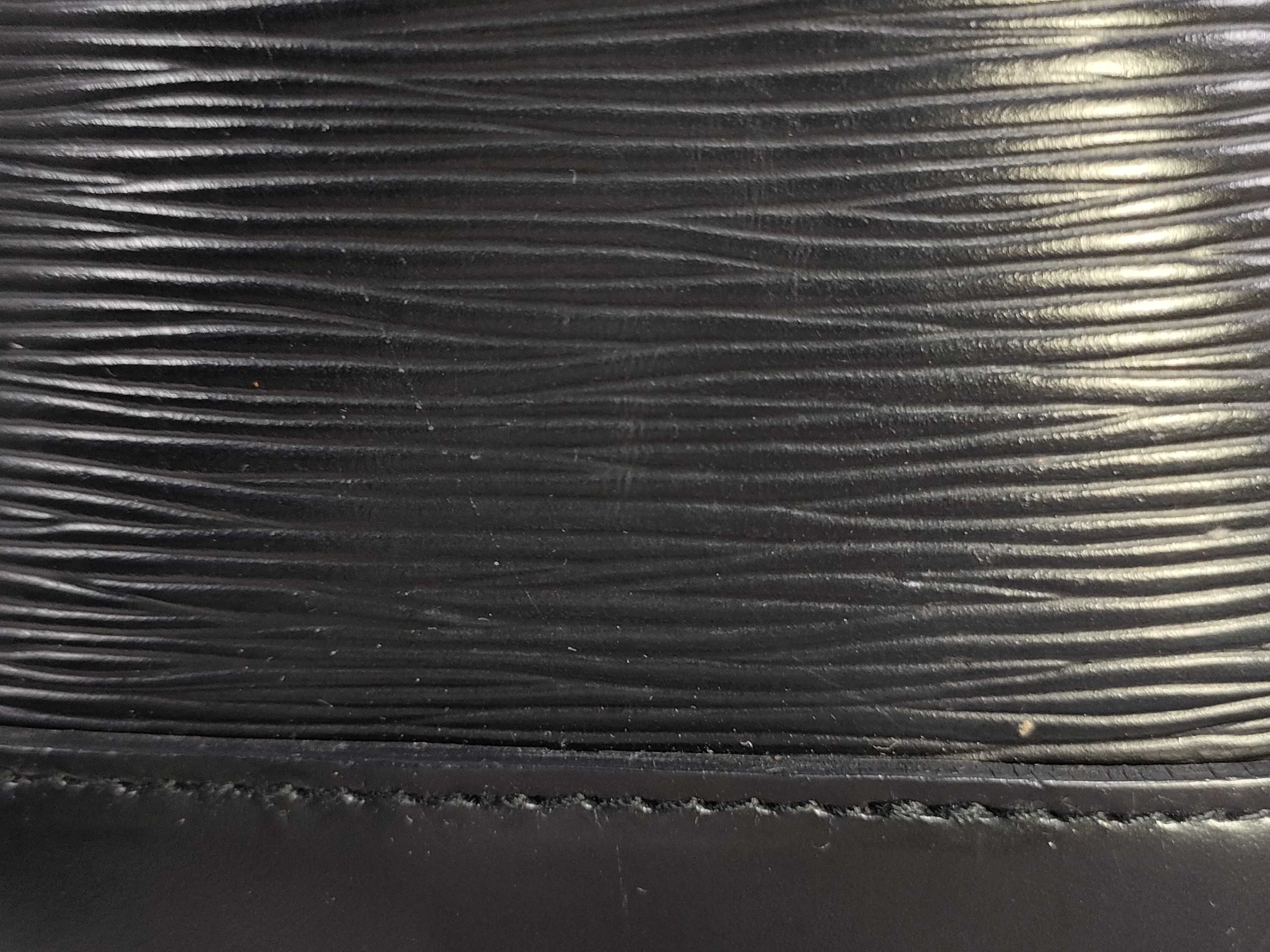 Epi Sac Depaule Shoulder Bag — view 15
