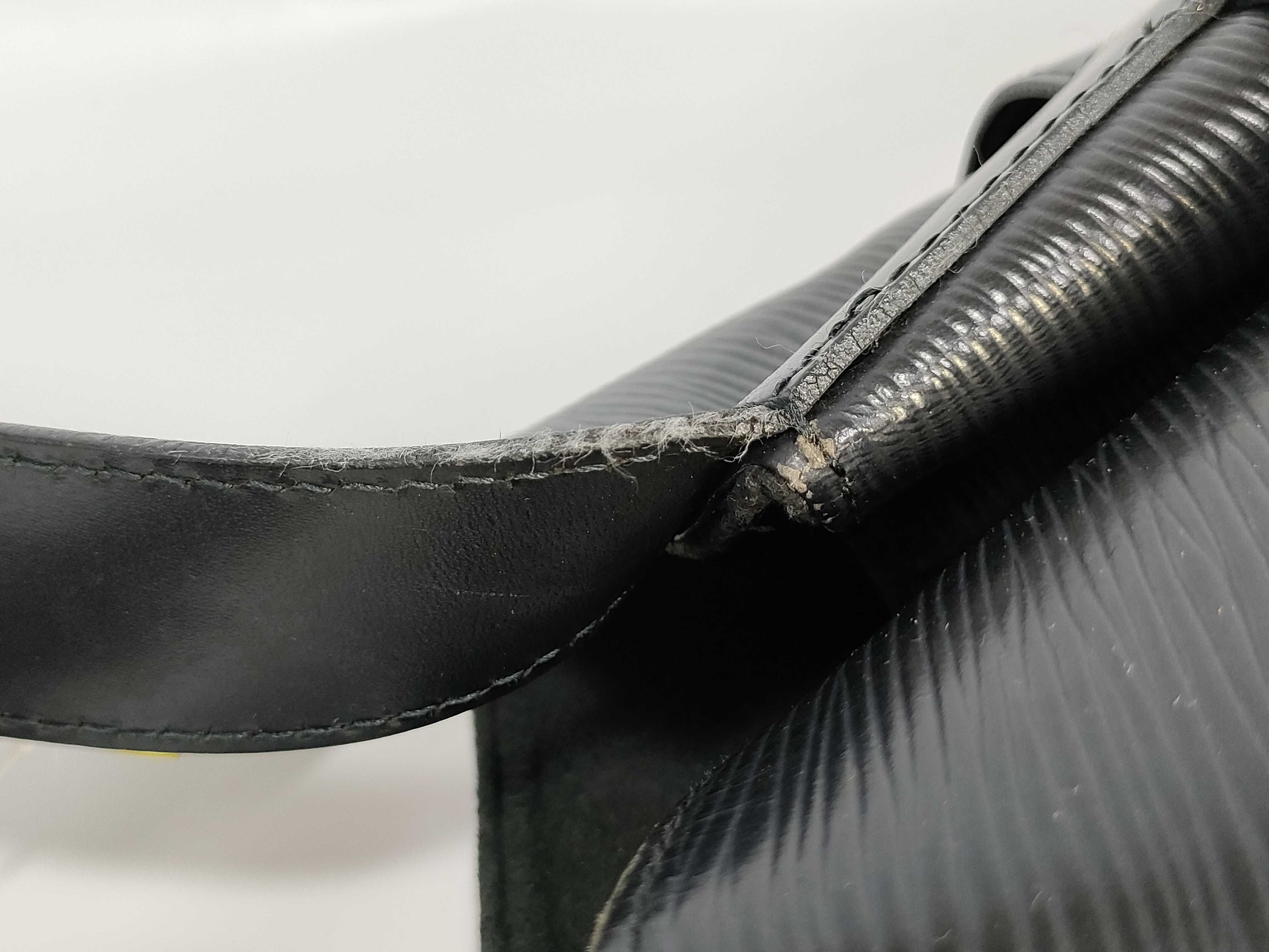 Epi Sac Depaule Shoulder Bag — view 6
