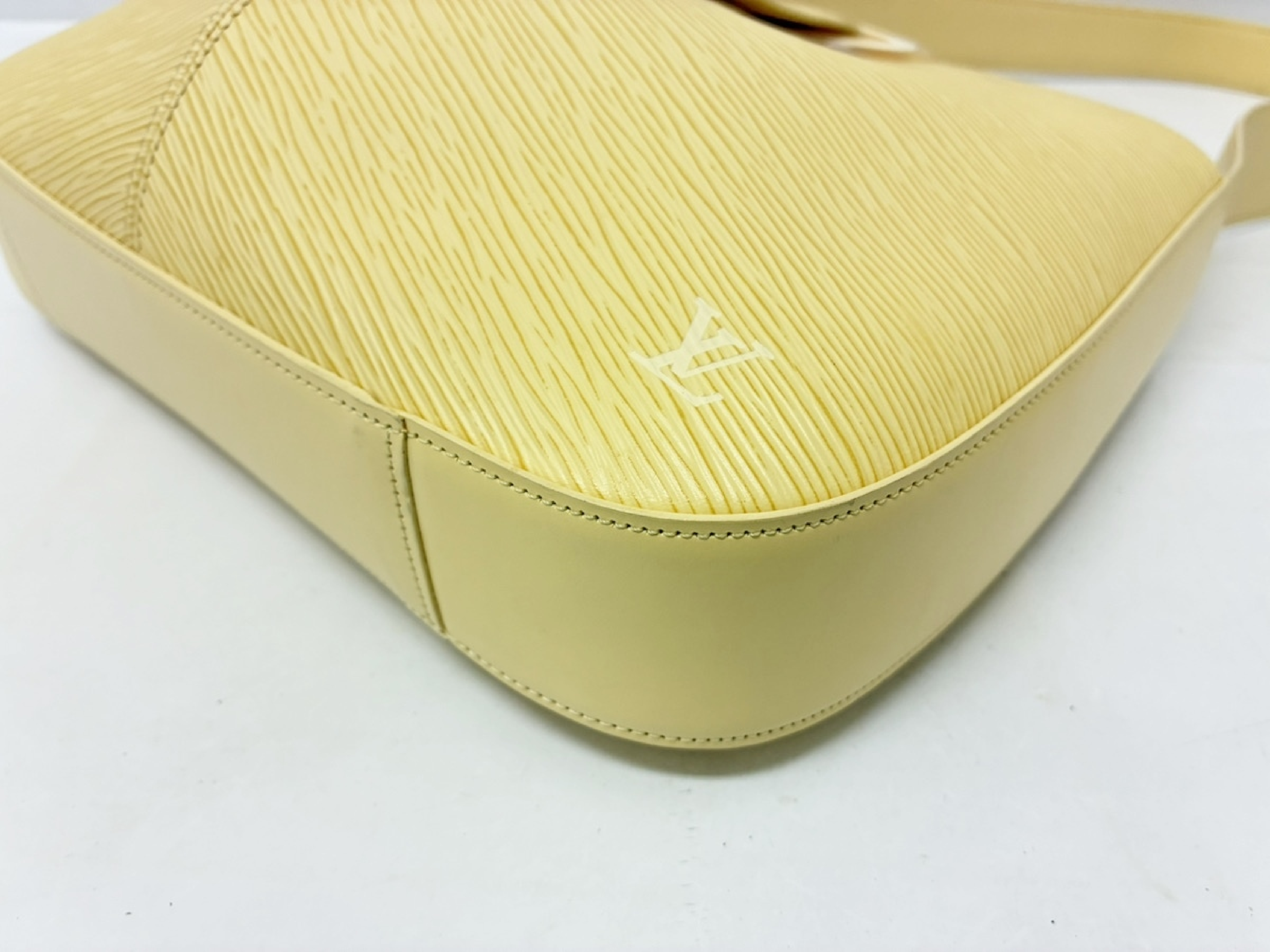 Reverie M5216A Epi — view 4