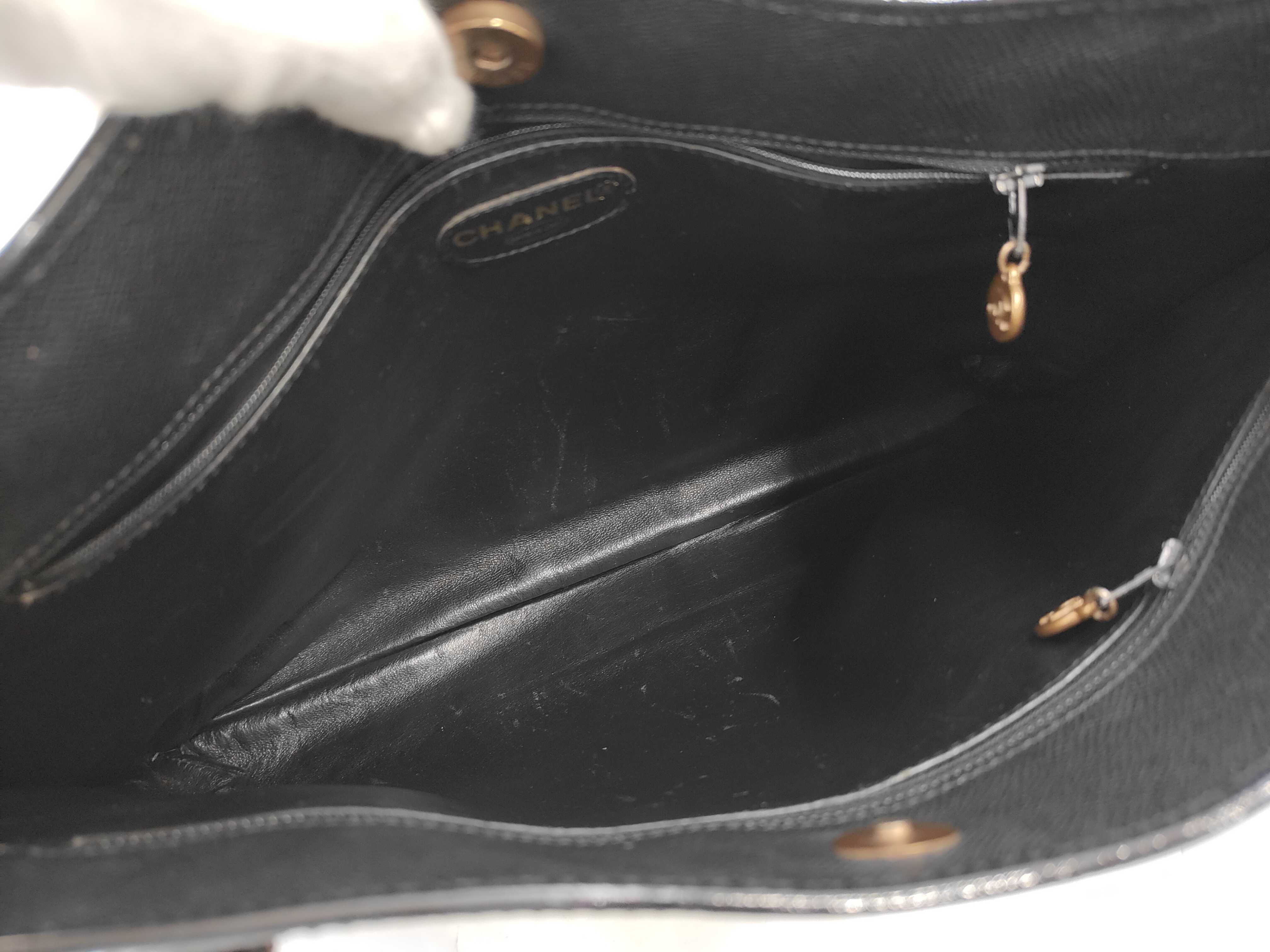 Caviar skin logo tote bag — view 9