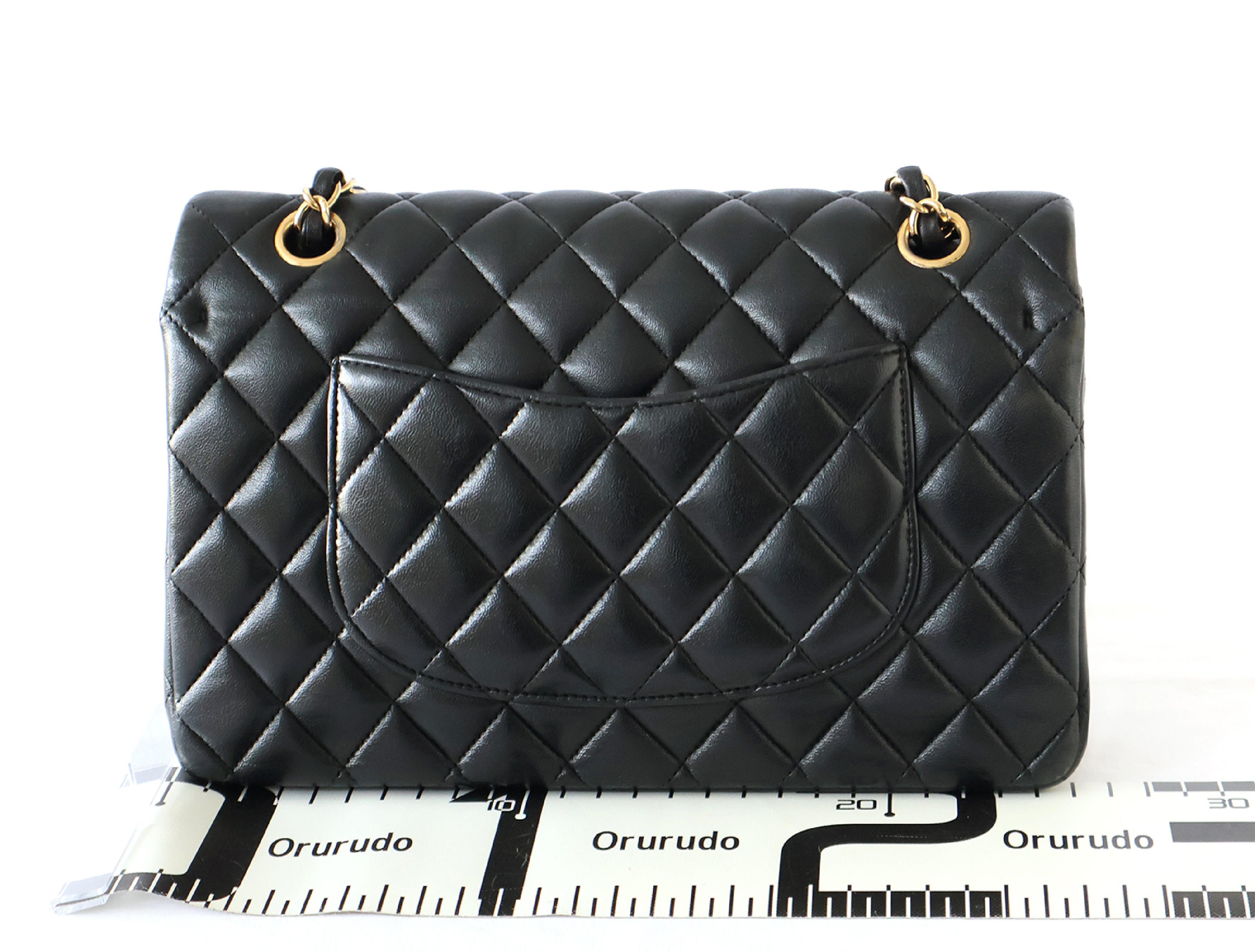 Matelassé 25 Lambskin Shoulder Bag with Seal (Serial Number in the 20s), Double Flap, Double Chain, Black. — view 2