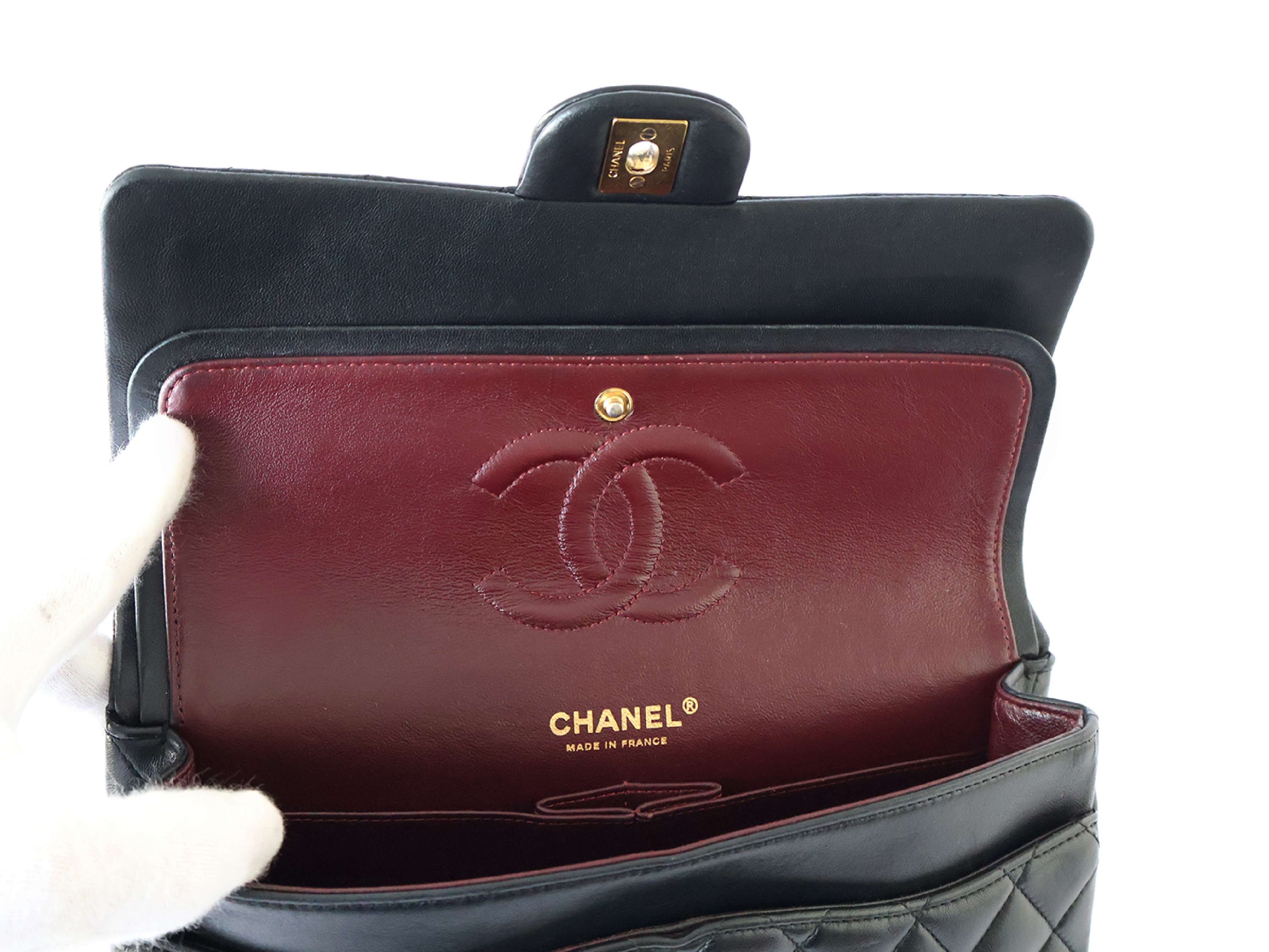Matelassé 25 Lambskin Shoulder Bag with Seal (Serial Number in the 20s), Double Flap, Double Chain, Black. — view 11