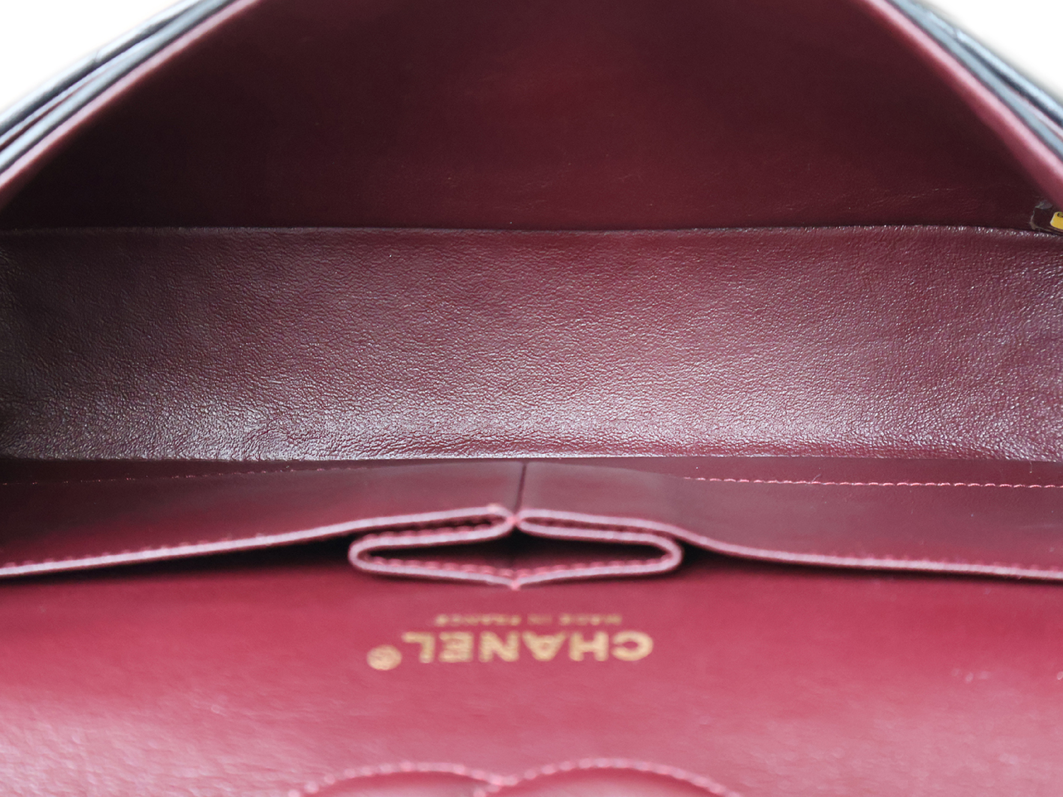 Matelassé 25 Lambskin Shoulder Bag with Seal (Serial Number in the 20s), Double Flap, Double Chain, Black. — view 14