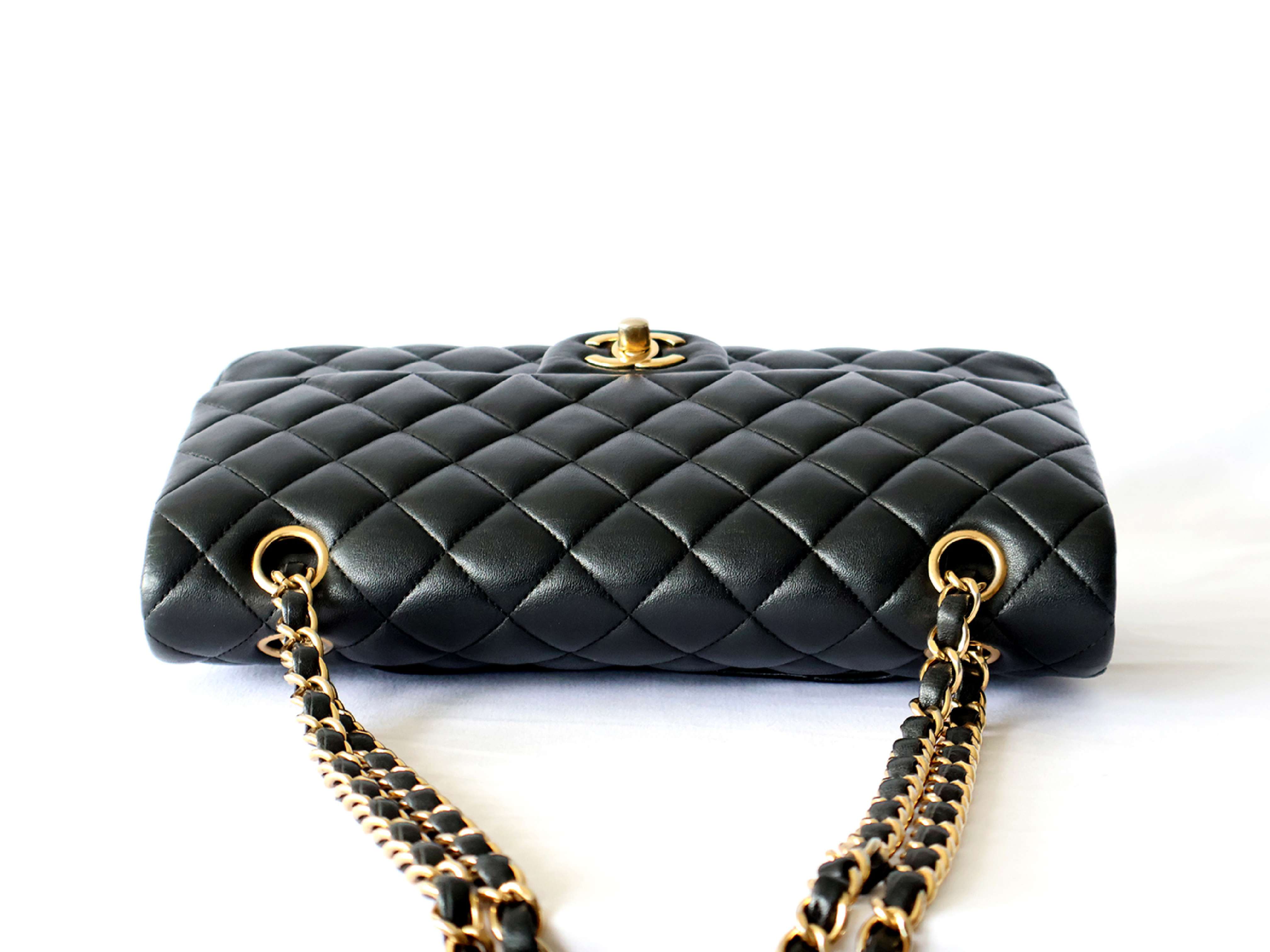 Matelassé 25 Lambskin Shoulder Bag with Seal (Serial Number in the 20s), Double Flap, Double Chain, Black. — view 6