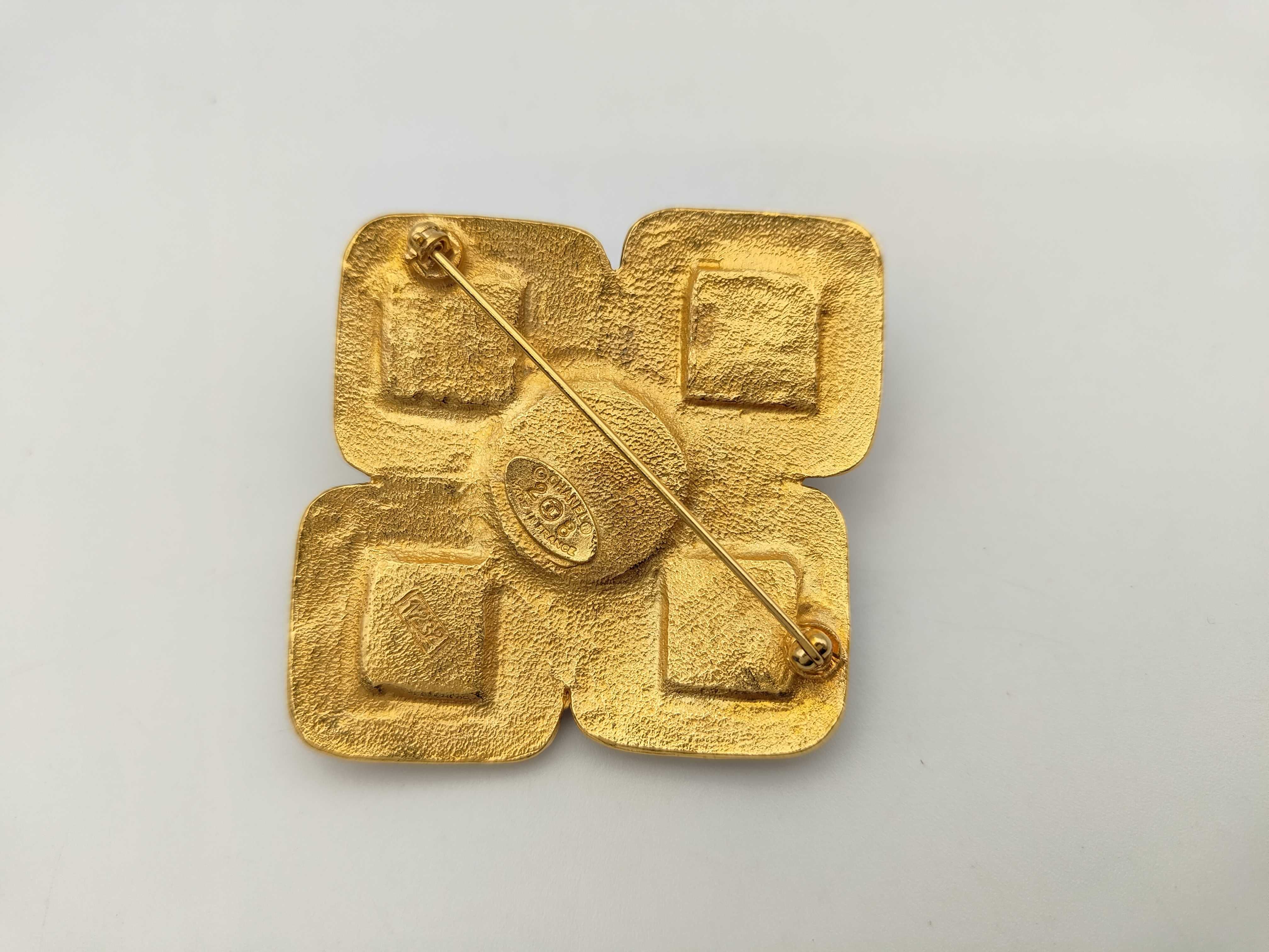 Gripoix Costume Pearl Brooch 1232 — view 2