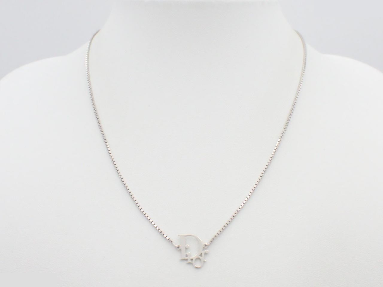 Other lines: Precious metals, necklaces, pendants — view 3